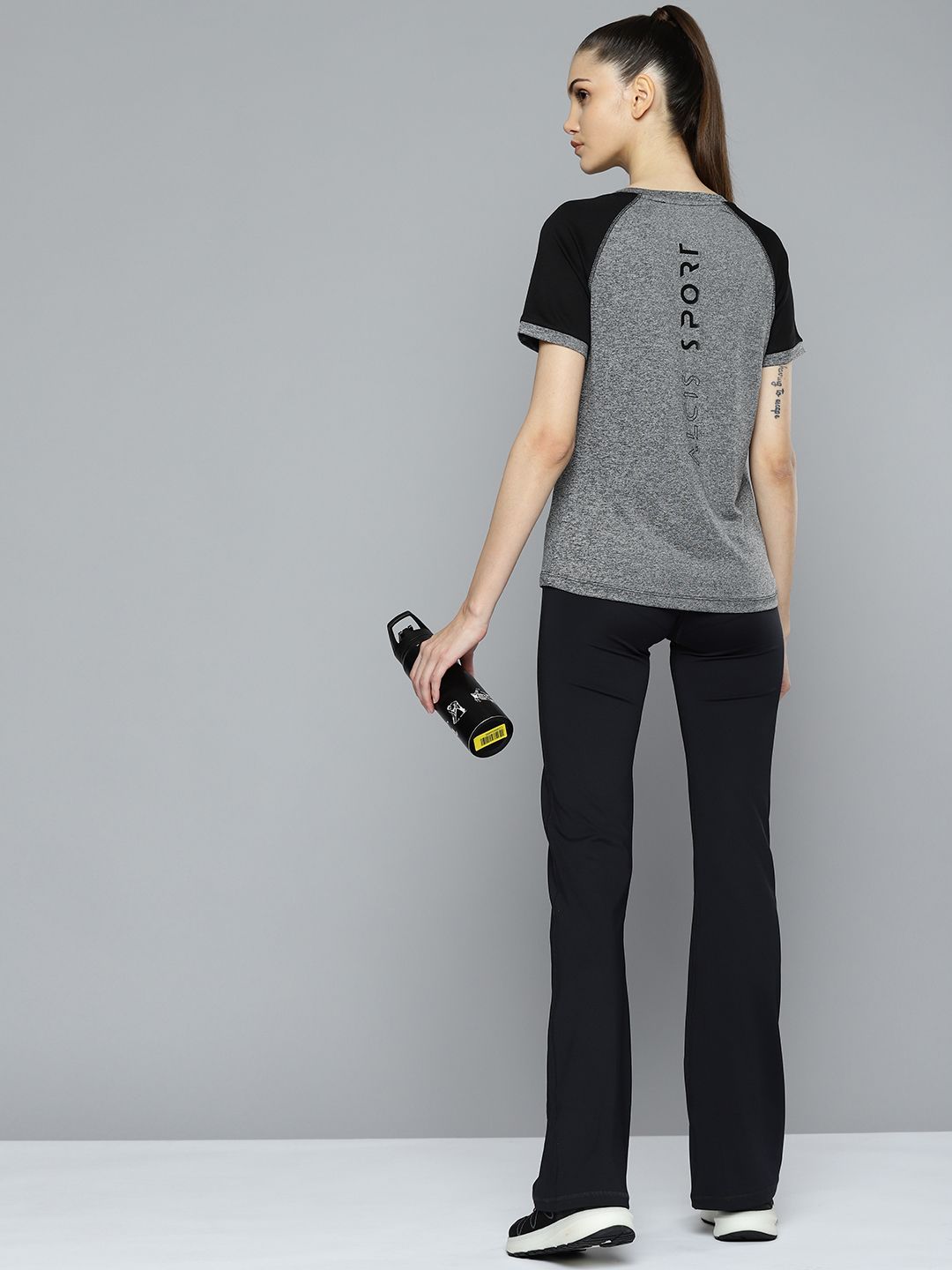 Alcis Women Grey Melange & Black Slim Fit T-shirt Price in India