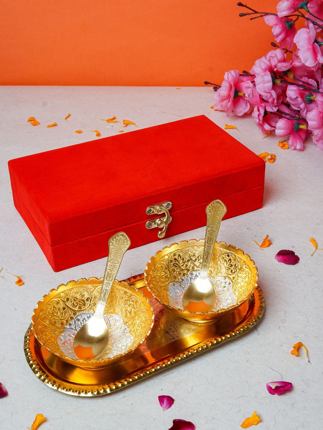 StatueStudio Gold Toned and Silver Toned  5 Pcs Bowl Set Price in India