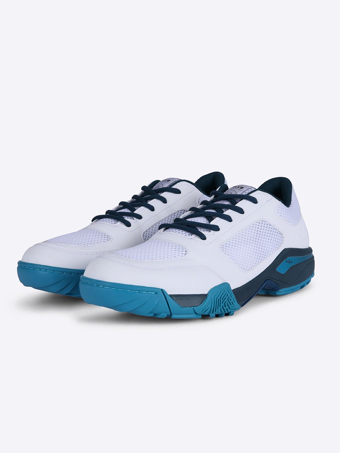 Decathlon Adult White CS 500 Flexible Cricket Shoes