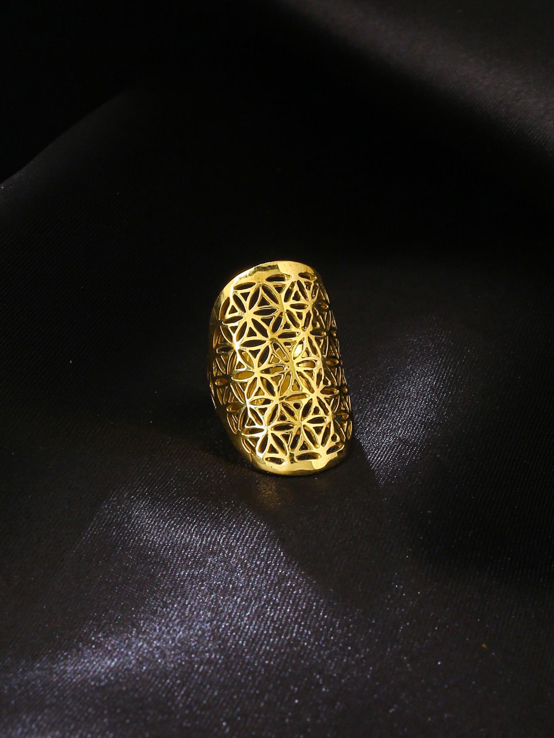 kashwini Women Gold Plated Adjustable Finger Ring Price in India