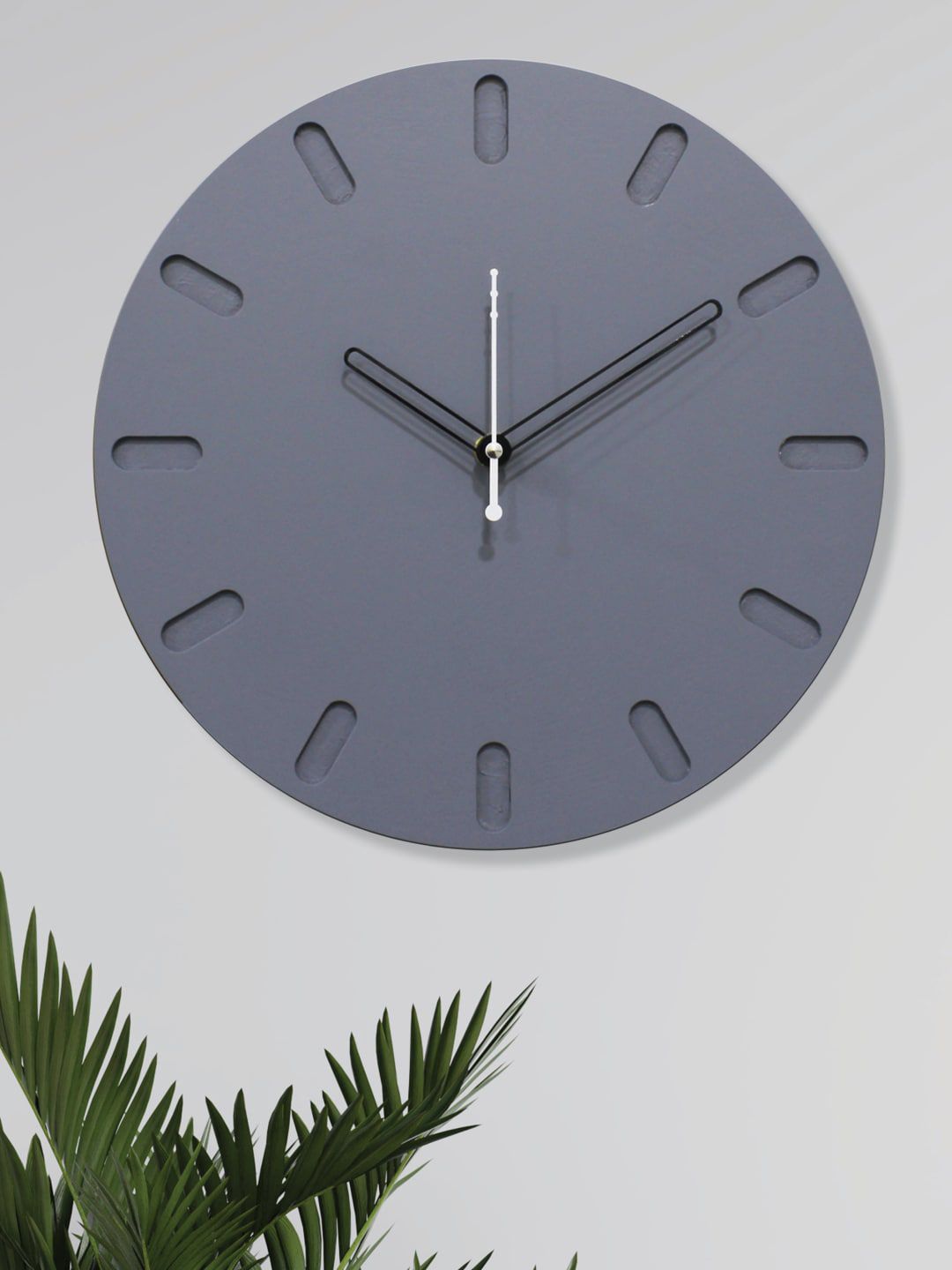 RANDOM Unisex Grey & Black Contemporary Wall Clock Price in India