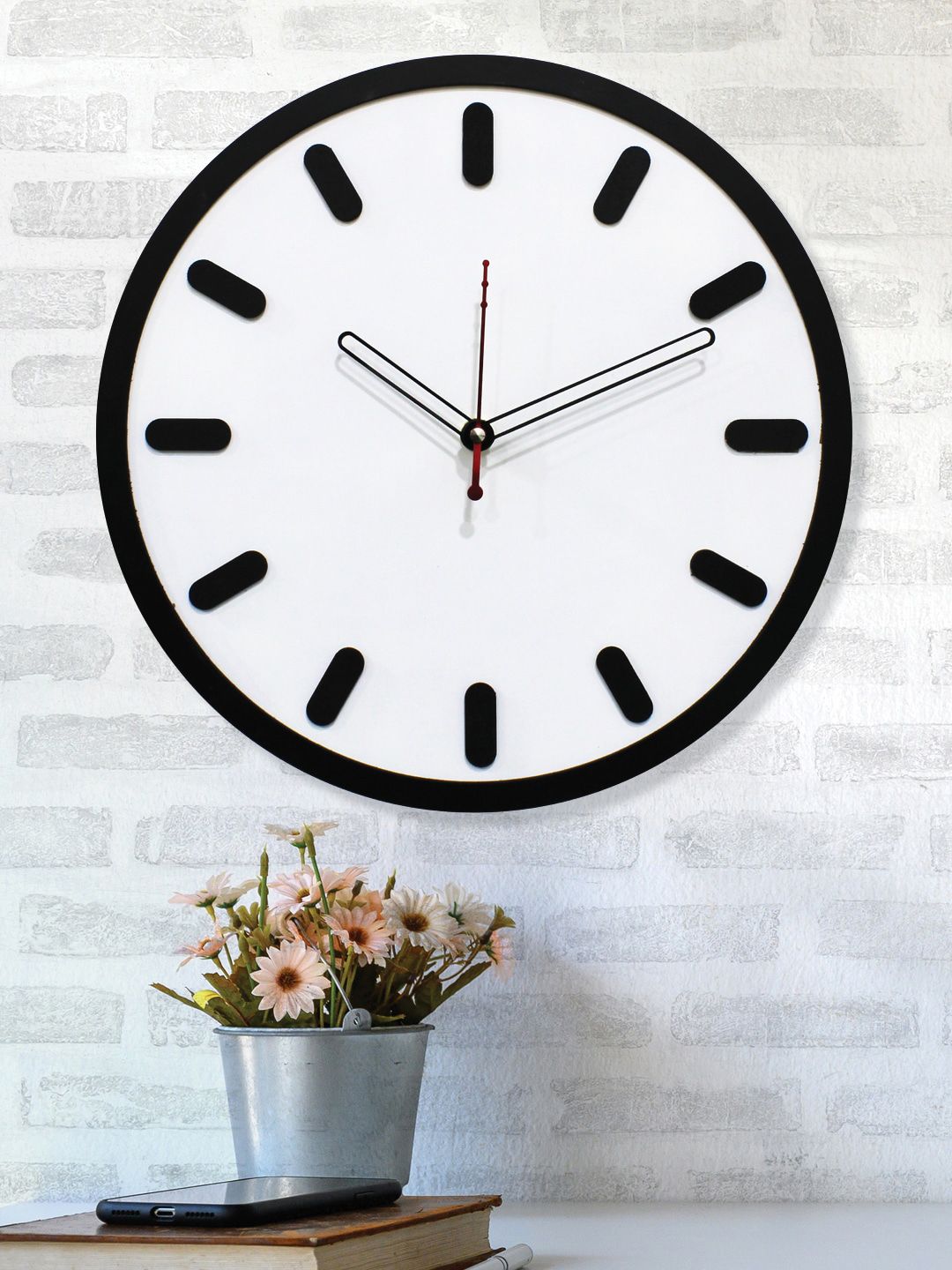 RANDOM Unisex White Clocks Price in India