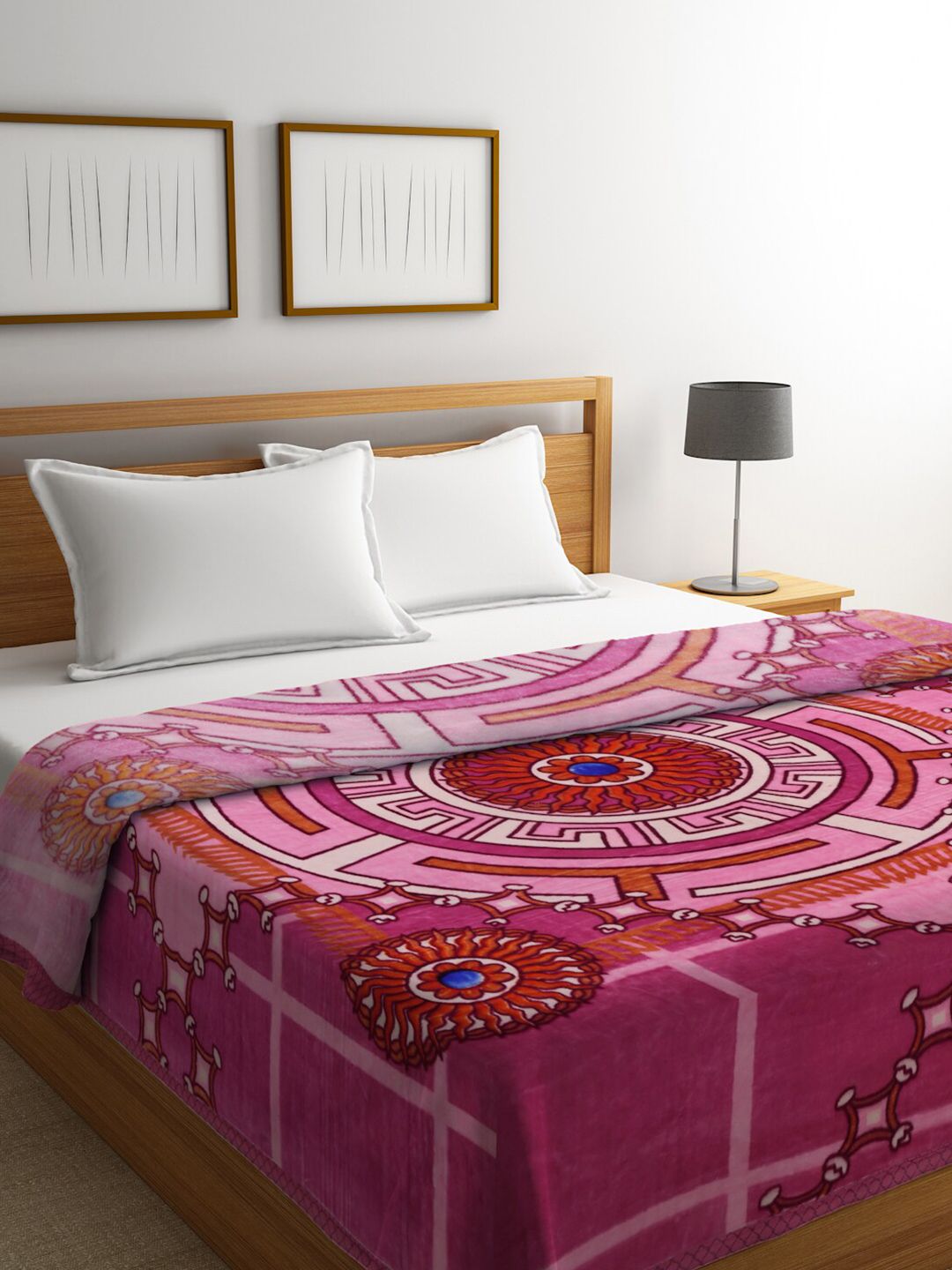 KLOTTHE Red & Blue Geometric Mild Winter Double Bed Blanket Price in India