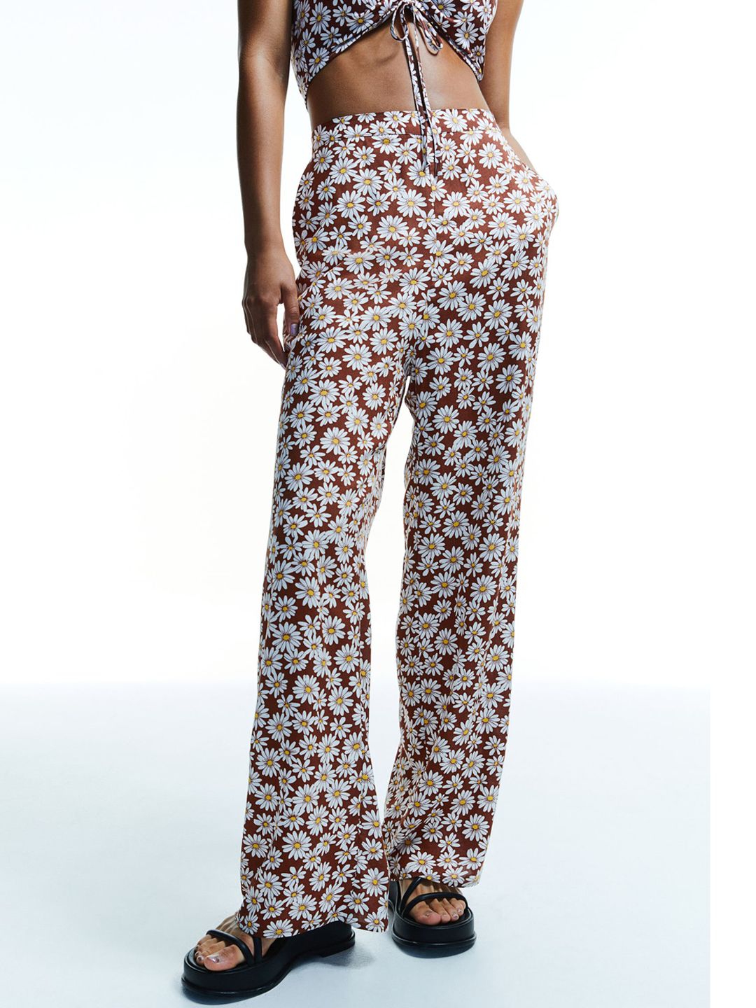 H&M Women Brown & White Wide trousers Price in India