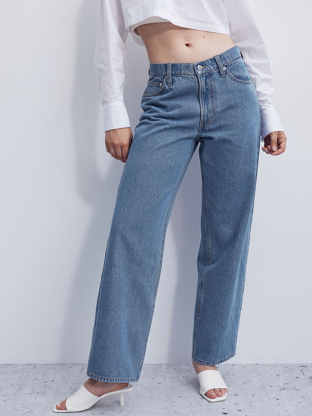 H&M Women Blue 90s Baggy Low Jeans Price in India