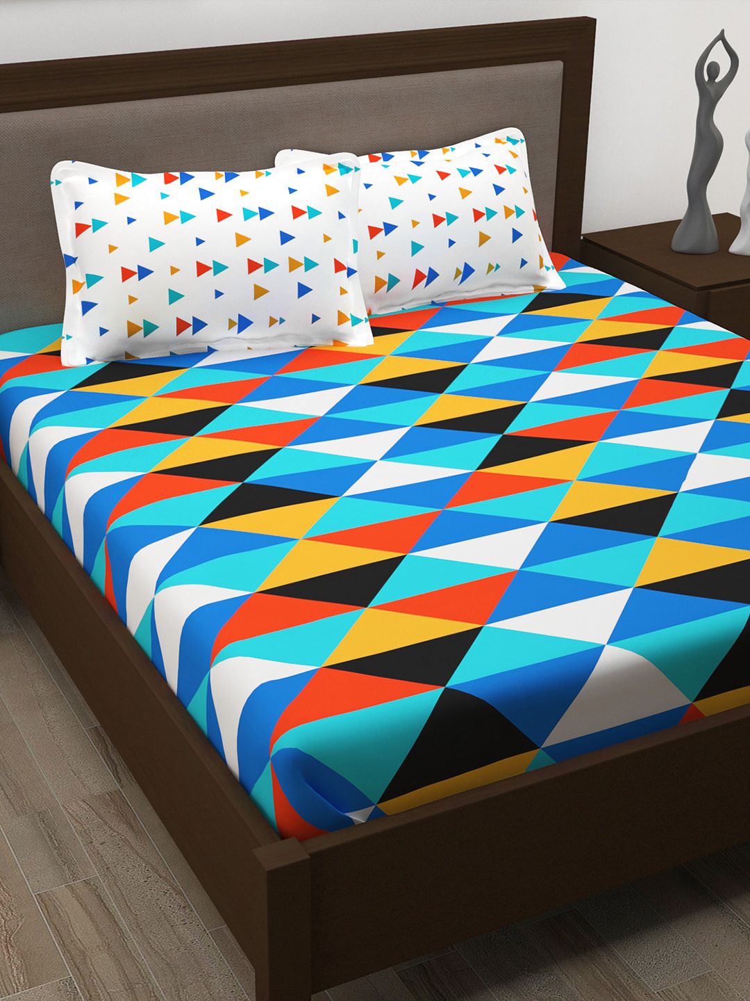 Story@home Blue & Orange Geometric 186 TC King Bedsheet with 2 Pillow Covers Price in India