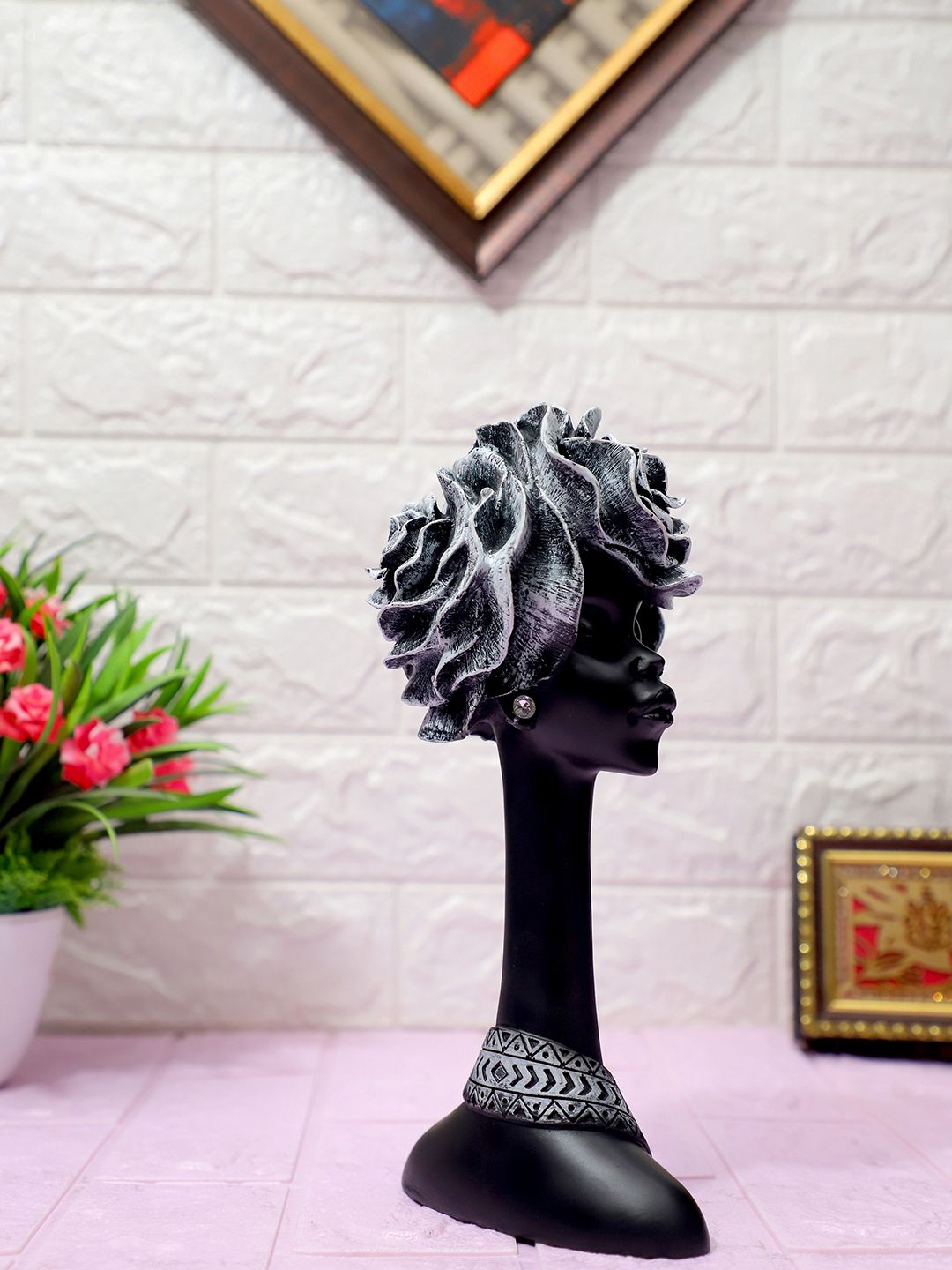 FASHIYANOO Black Nigro Lady Figurine Showpieces Price in India