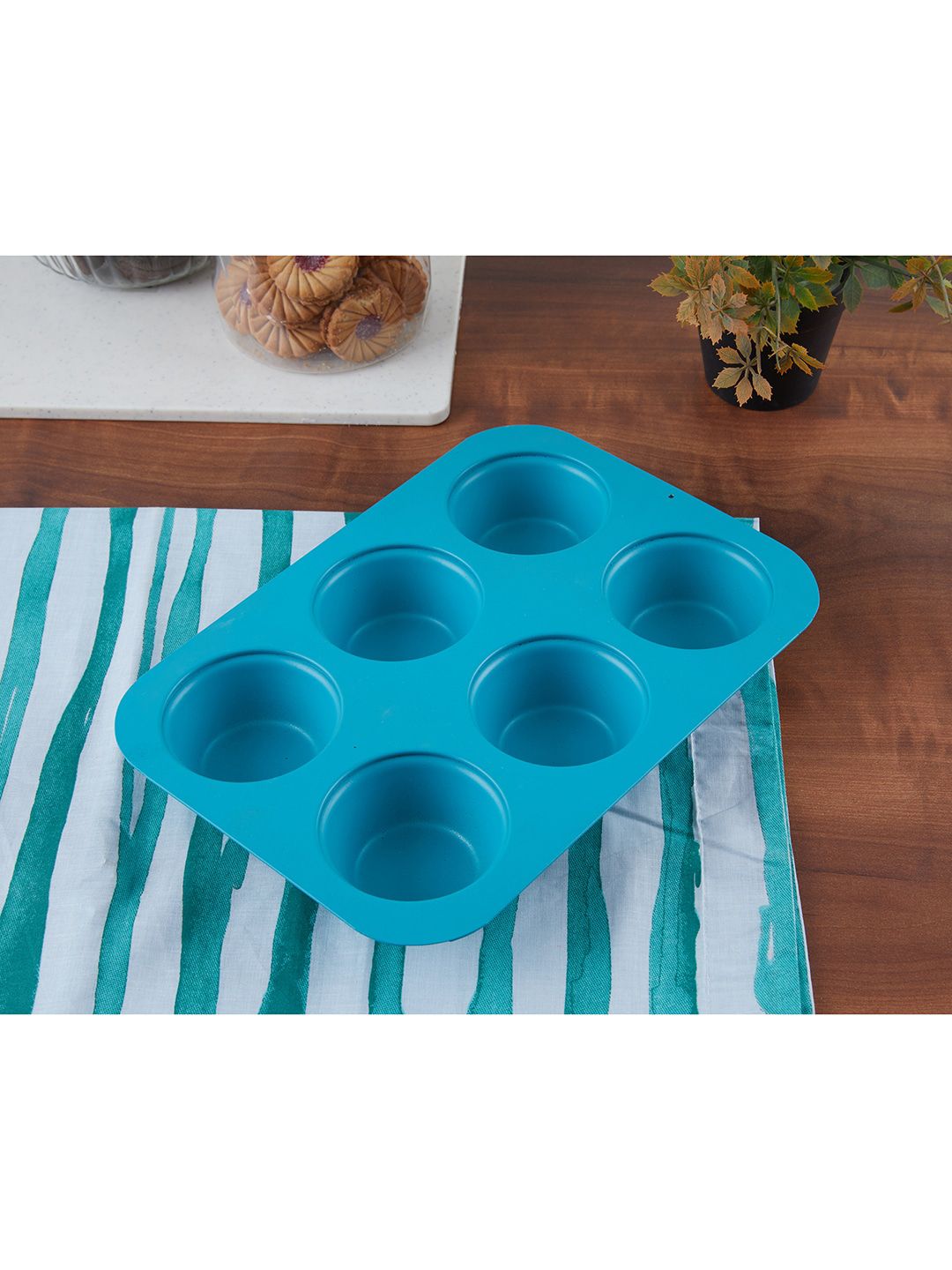 HomeTown Teal Blue Solid Bakalicious Aluminium 6 Cavity Muffins Tray Price in India