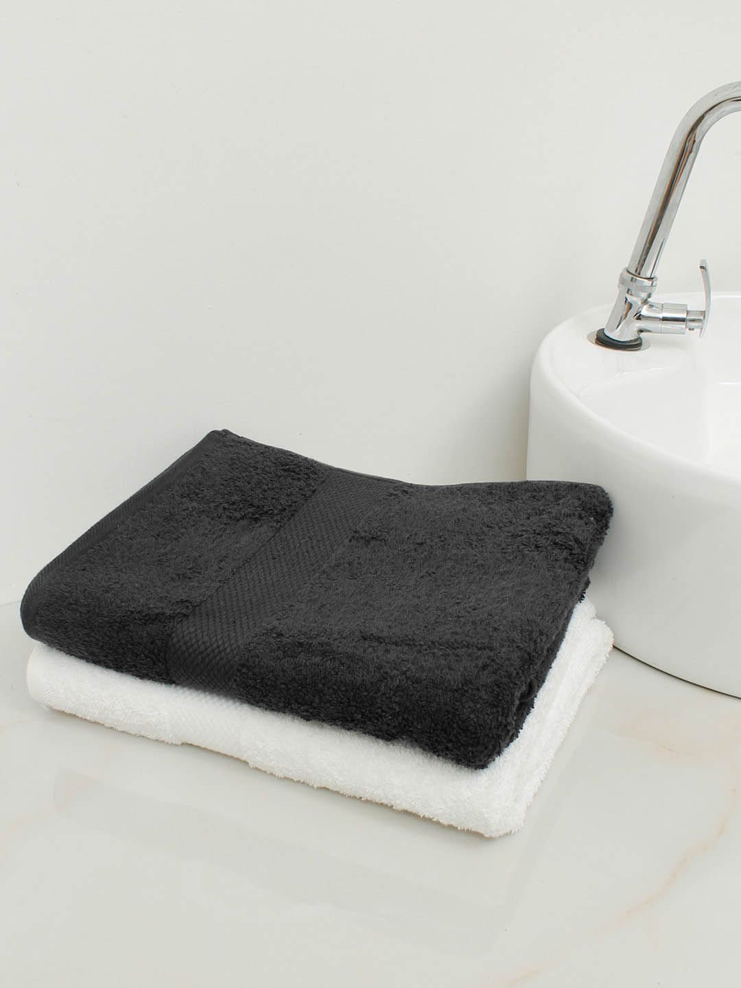 AVI Living Set Of 2 White & Black Solid 400 GSM Quick Dry Cotton Anti-Microbial Bath Towels Price in India