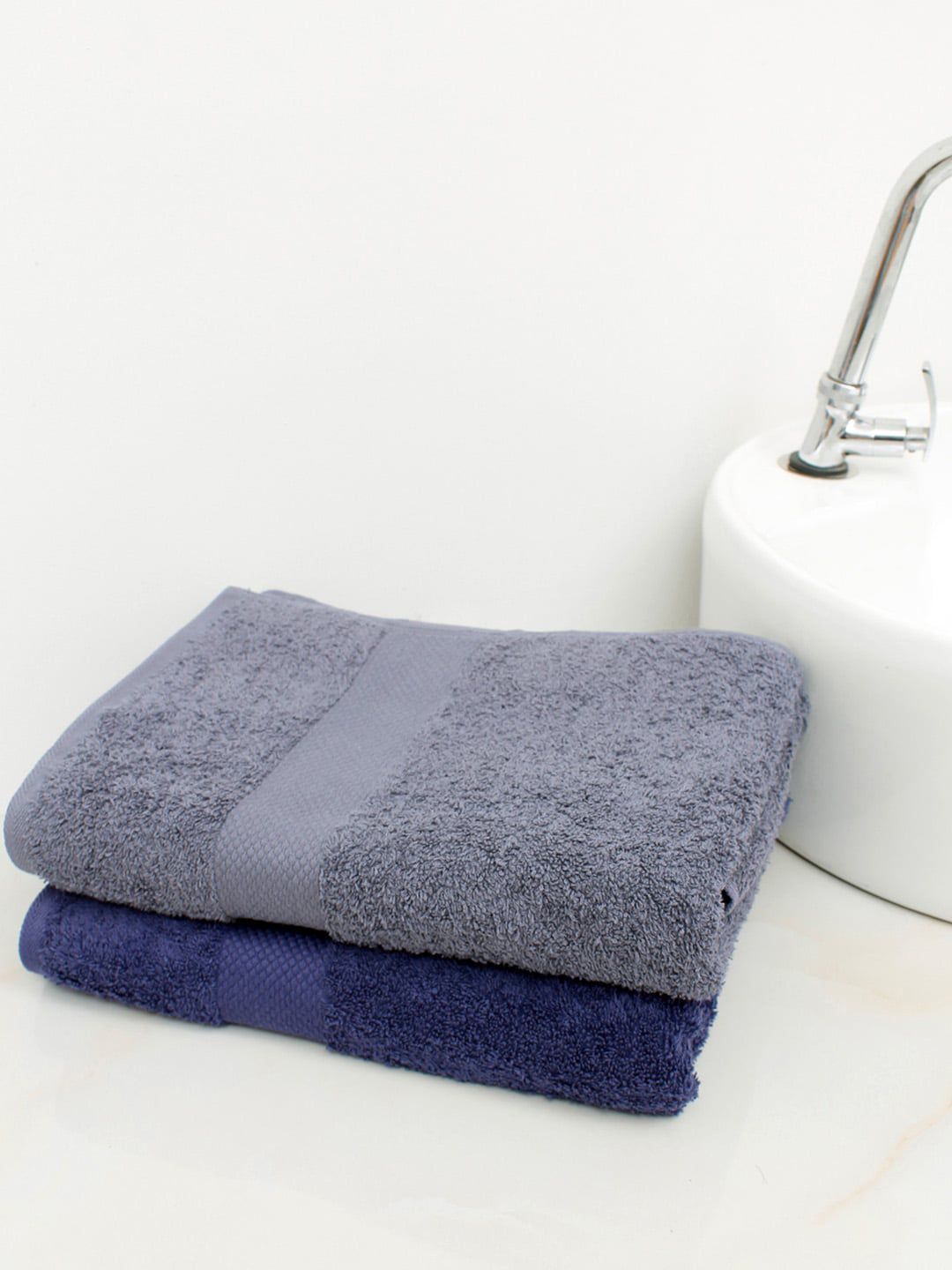 AVI Living Charcoal & Navy Set Of 2 Solid 500 GSM Cotton Bath Towels Price in India