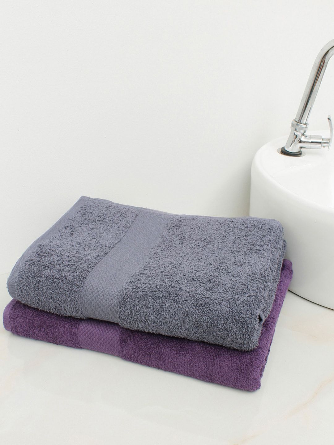 AVI Living Set Of 2 Purple & Charcoal Solid 500 GSM Cotton Bath Towels Price in India