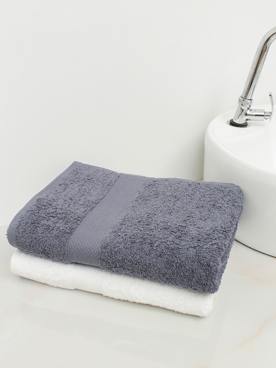 AVI Living Set Of 2 Solid 500 GSM Cotton Bath Towels Price in India