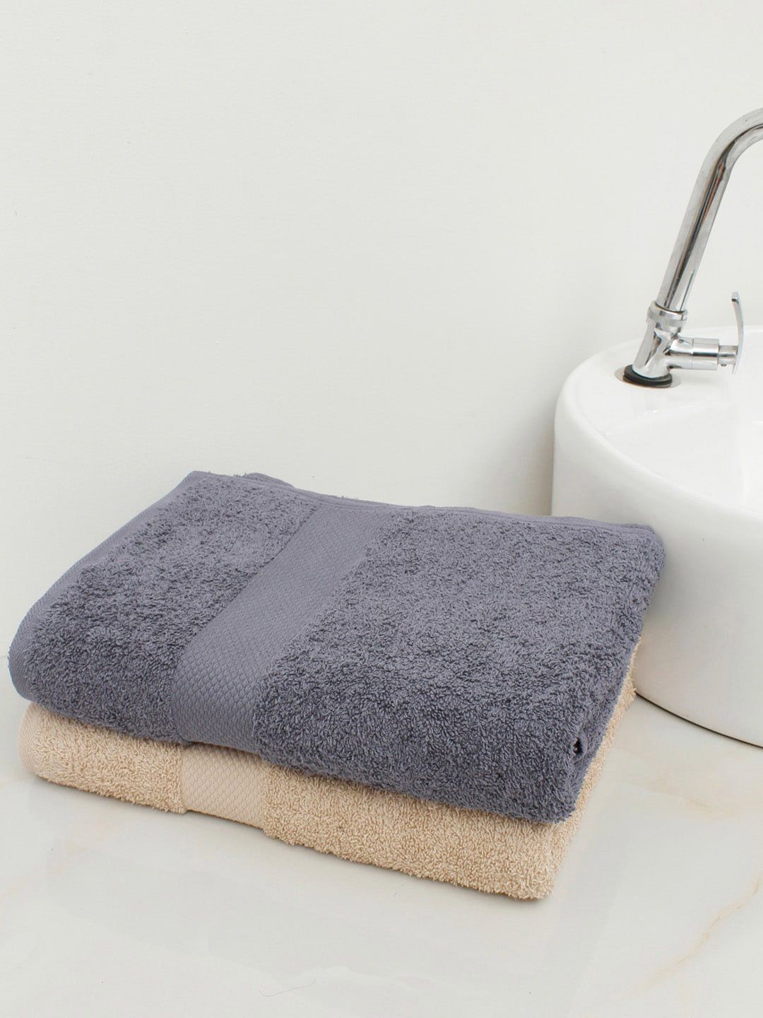 AVI Living Set Of 2 Charcoal & Beige Solid Pure Cotton 500 GSM Bath Towels Price in India
