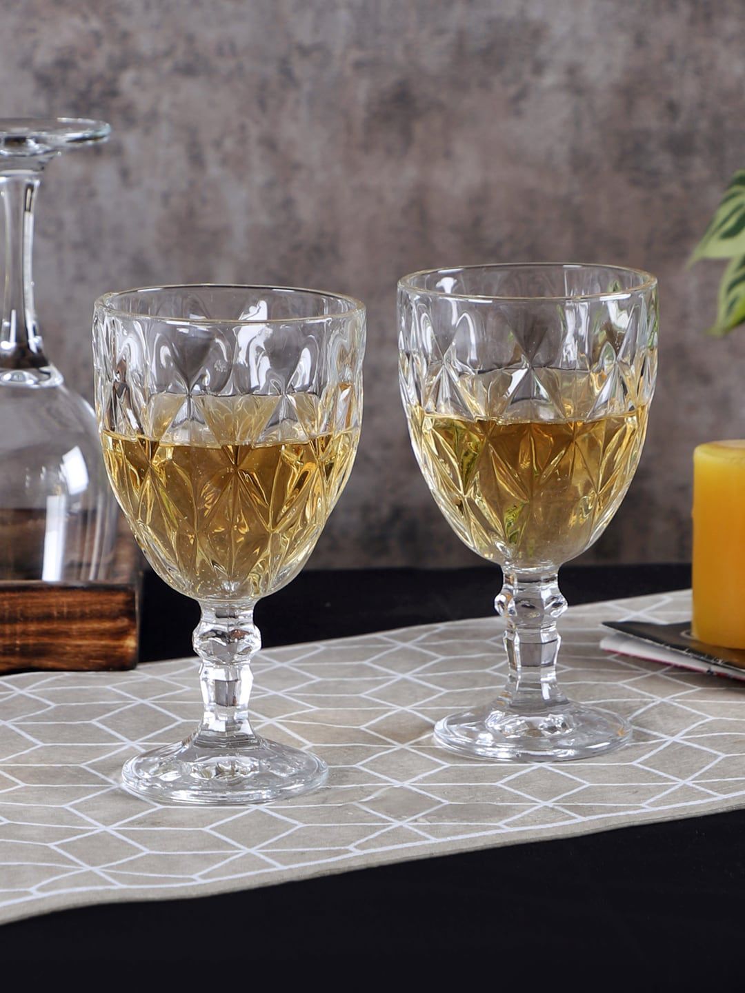 Ceradeco Set of 6 Transparent Solid  Wine Glass 340 ml Price in India