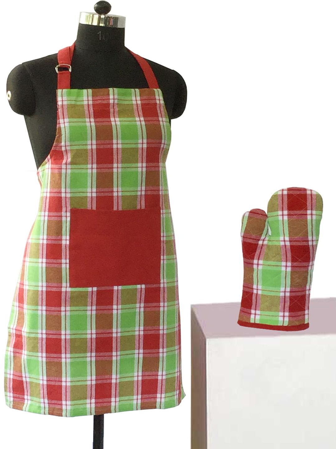 Lushomes Red Checked Cotton Apron With Kitchen Gloves Price in India