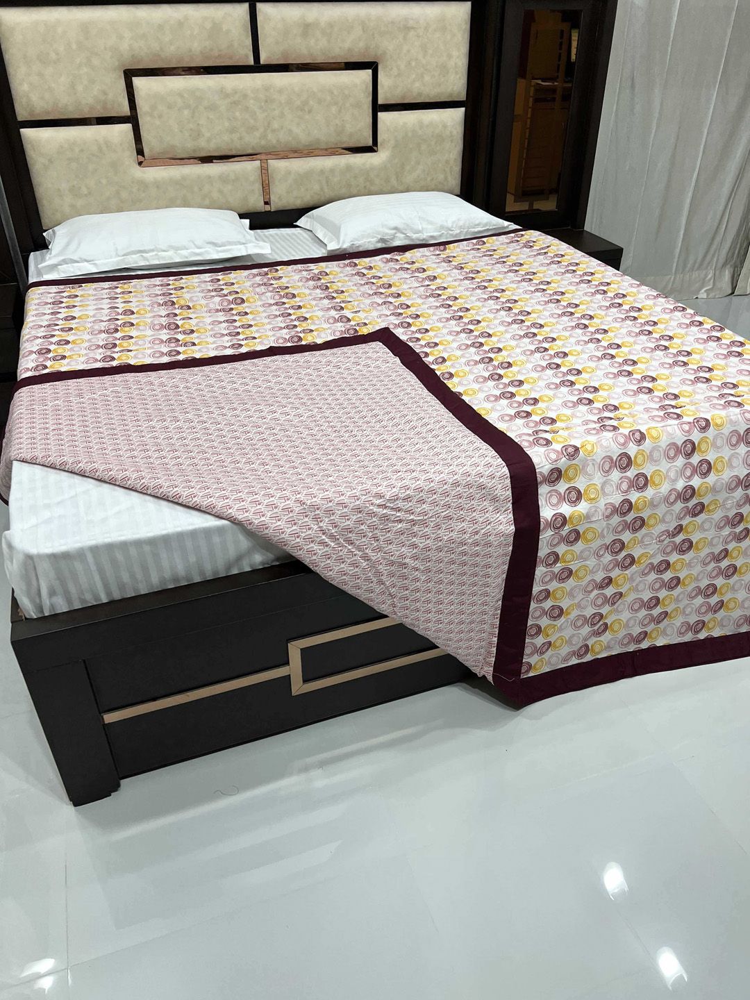 Pure Decor Unisex Maroon Blankets Quilts and Dohars Price in India
