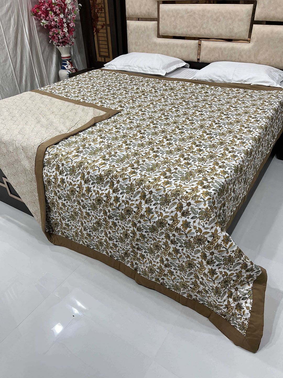 Pure Decor Unisex  Brown & Green Cotton  Floral AC Room 300 GSM Double Reversible Dohar Price in India
