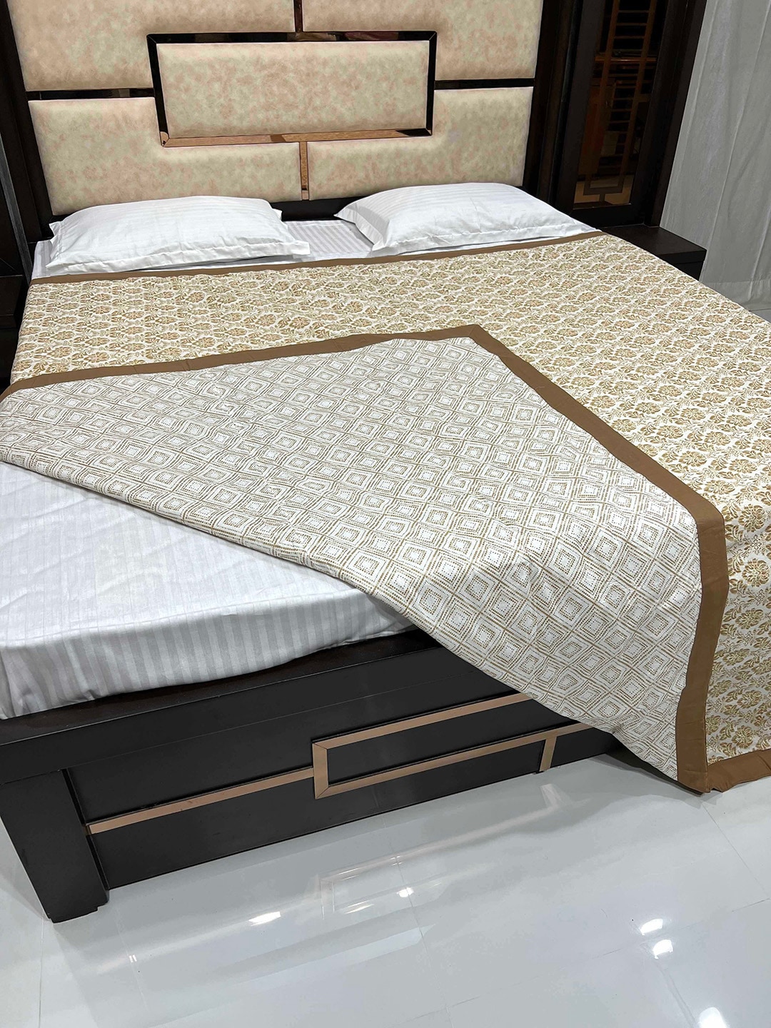 Pure Decor Brown & White Floral AC Room 300 GSM Double Bed Dohar Price in India