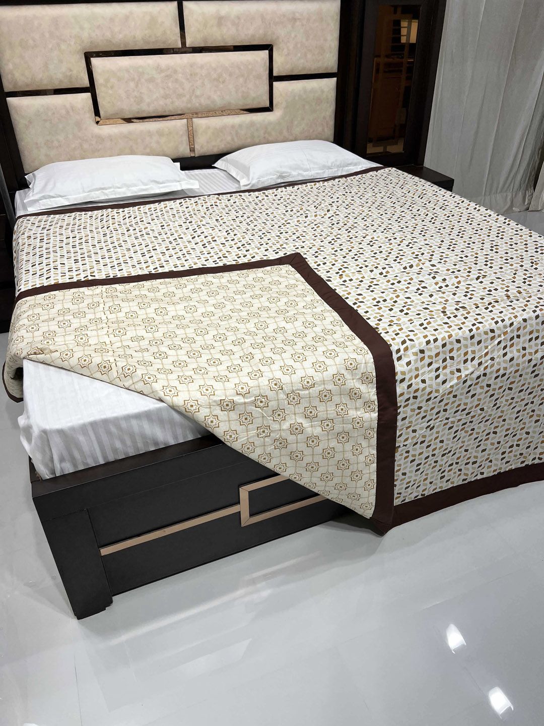 Pure Decor Brown & White AC Room 300 GSM Double Bed Dohar Price in India