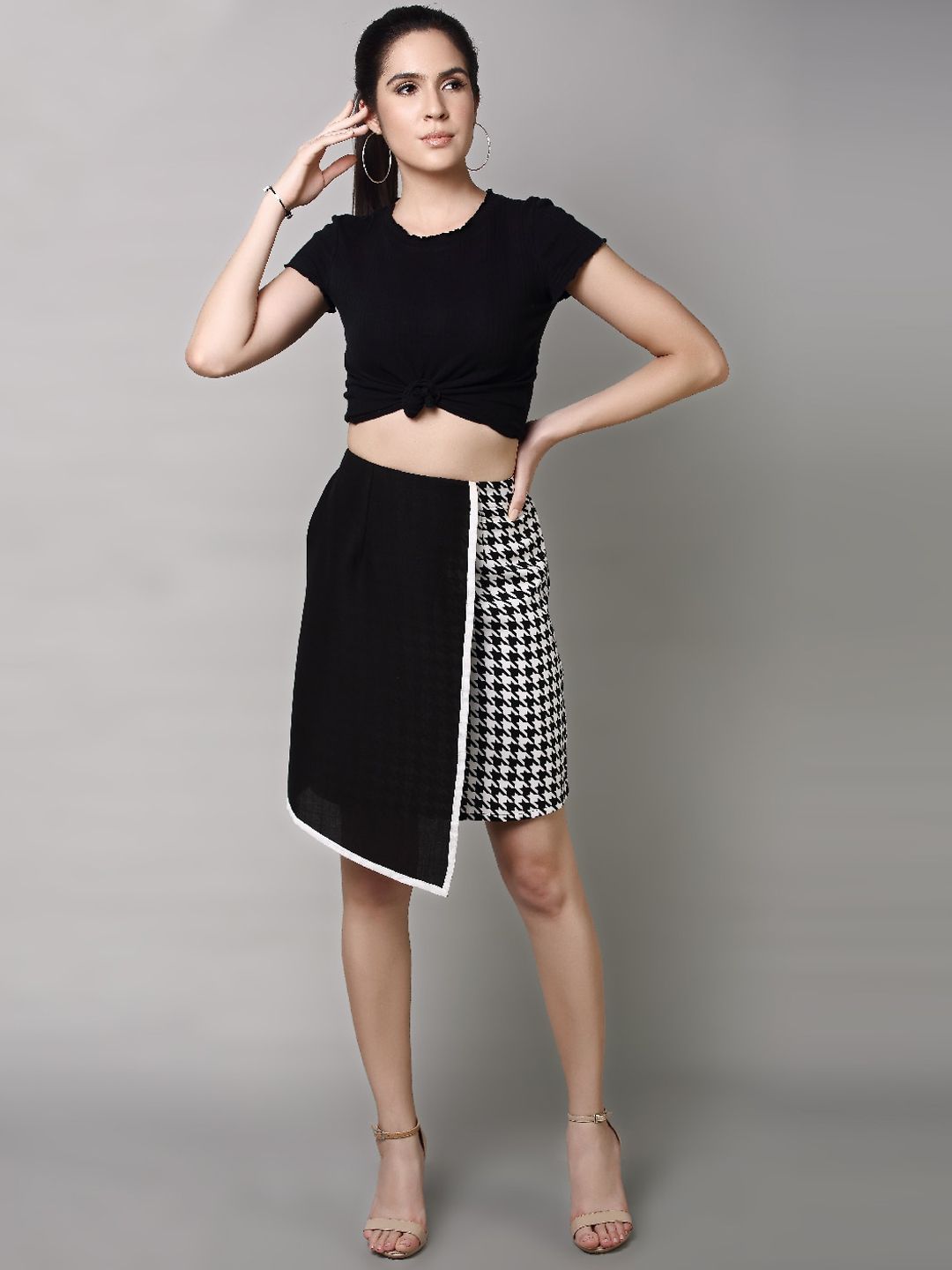 aturabi Women Black Checked Asymmetric Skirts