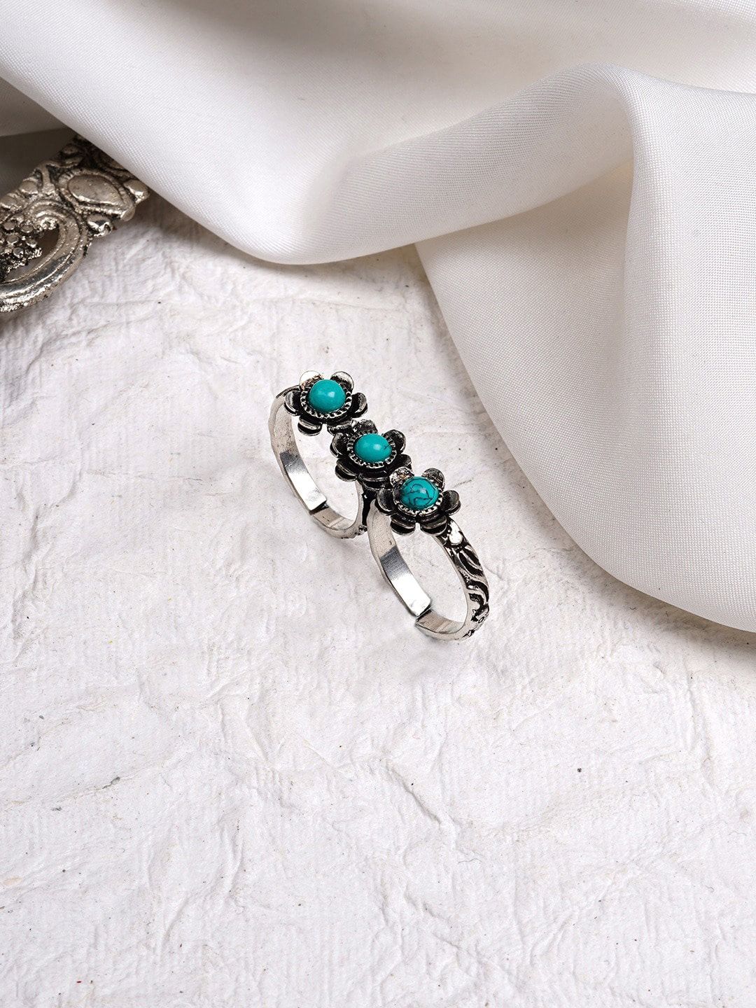 VENI Set Of 2 Silver-Plated & Turquoise Blue Stone Studded Finger Ring Price in India