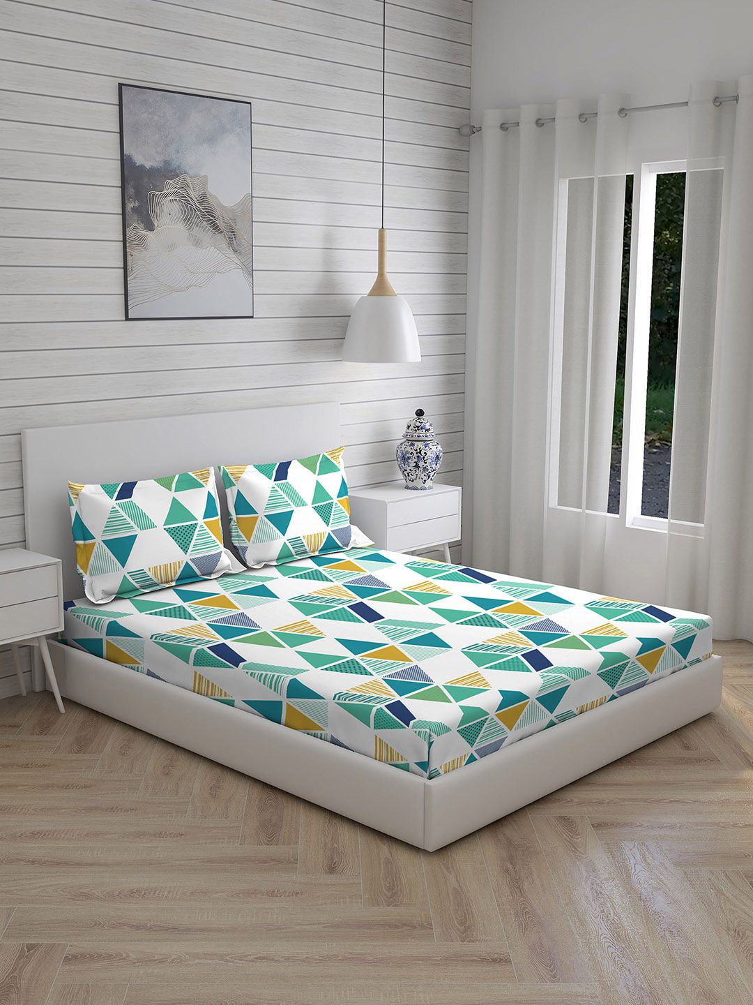 Layers Unisex Green & white 225 TC Double Bedsheets Price in India