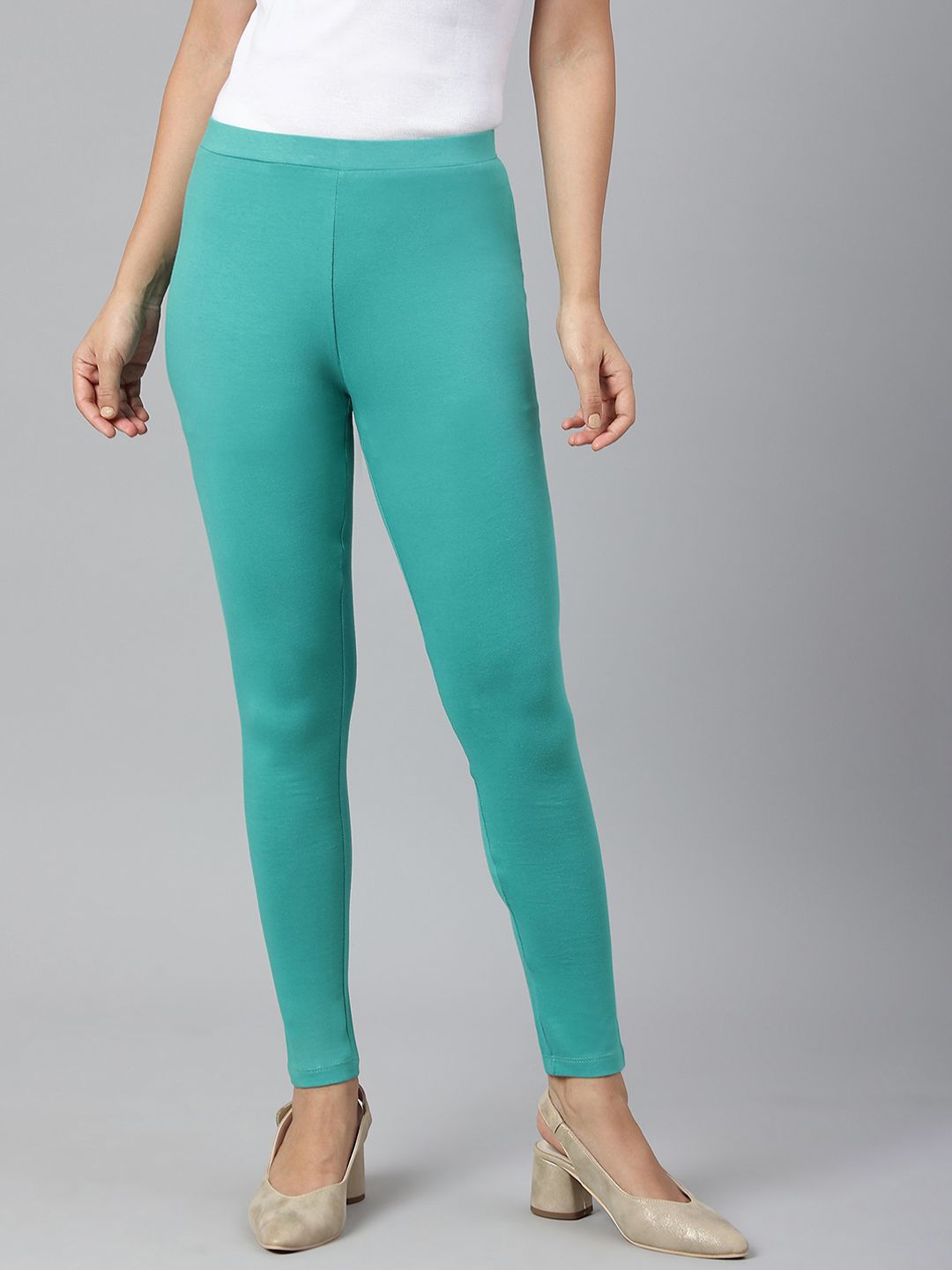 W Women Green Solid Ankle Length Leggings Price in India