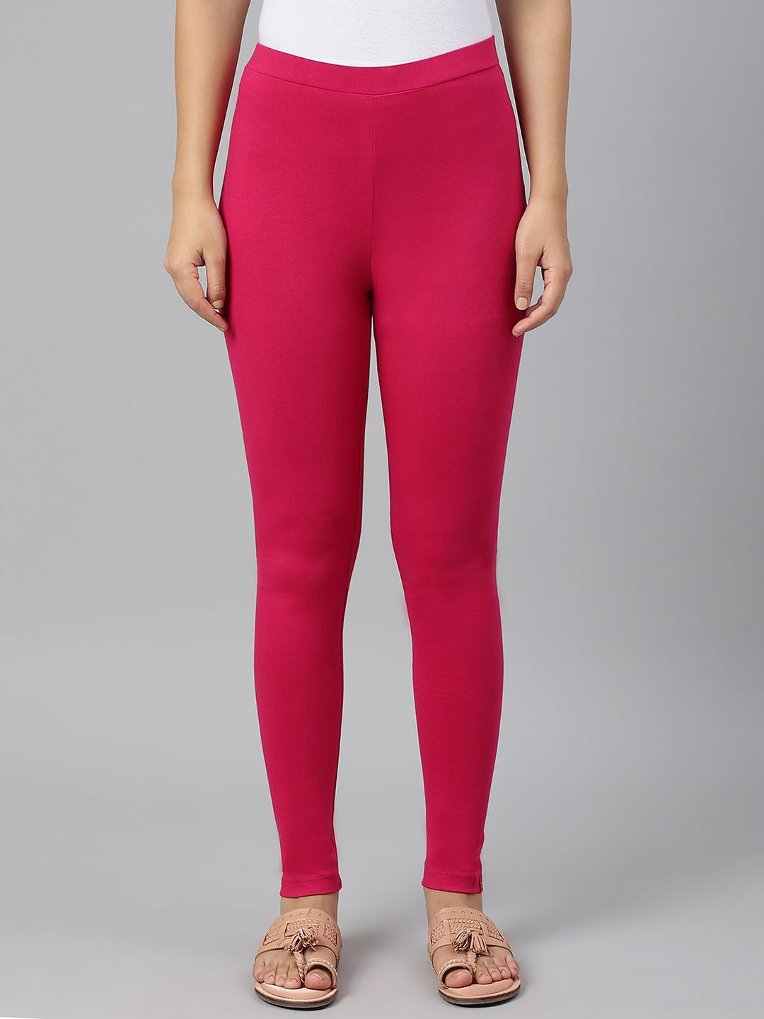 W Women Pink Solid Ankle Length Leggings Price in India