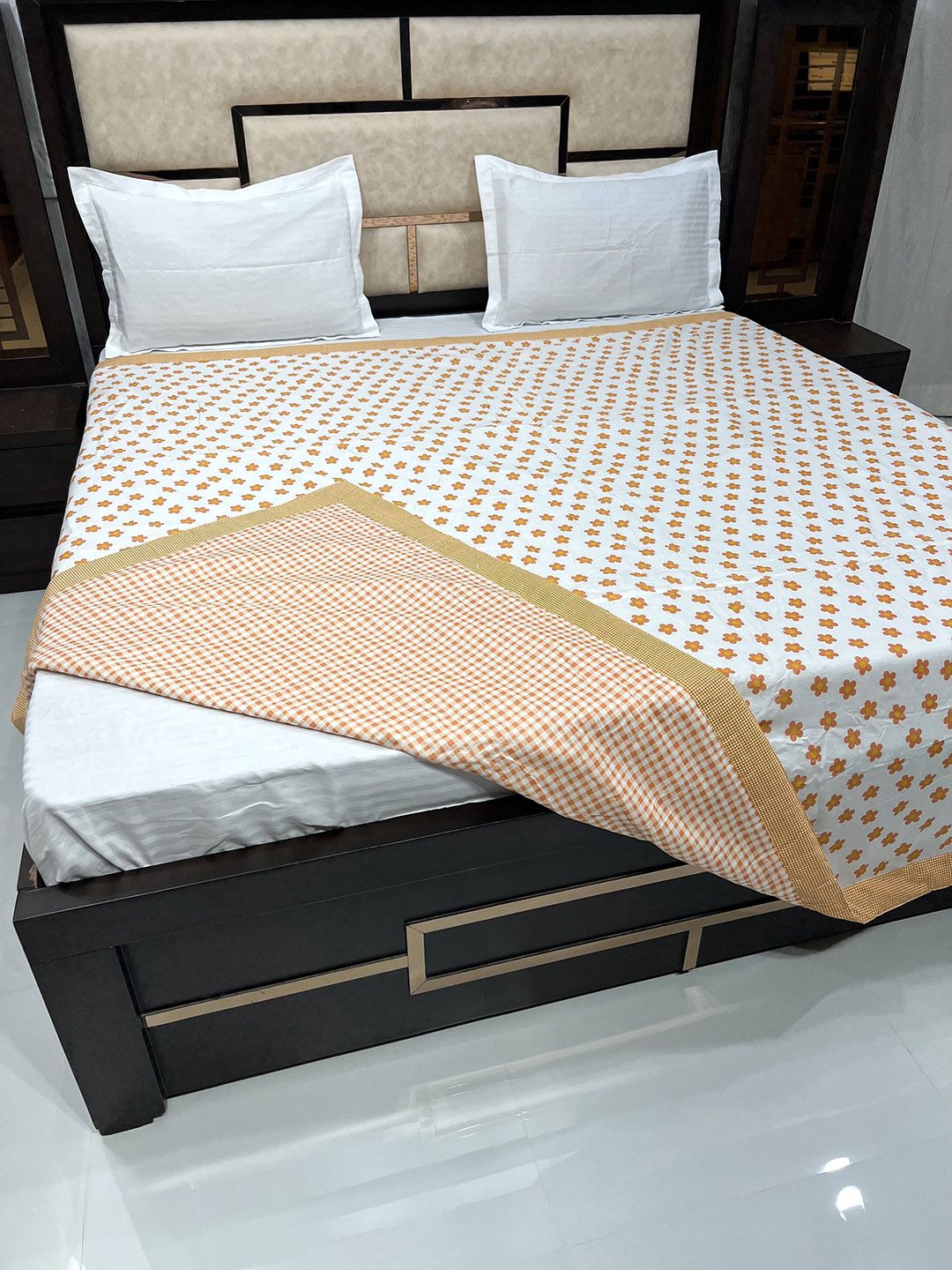 Pure Decor Orange & White Floral AC Room 233 GSM Double Bed Dohar Price in India