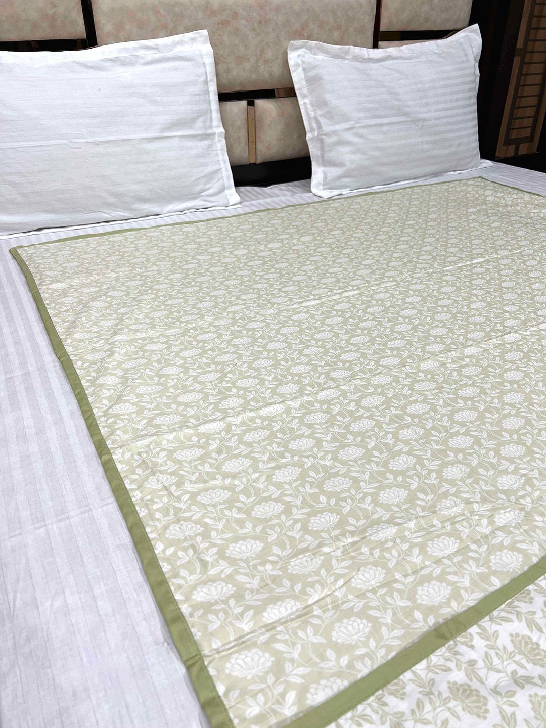 Pure Decor Unisex Green Blankets Quilts and Dohars Price in India
