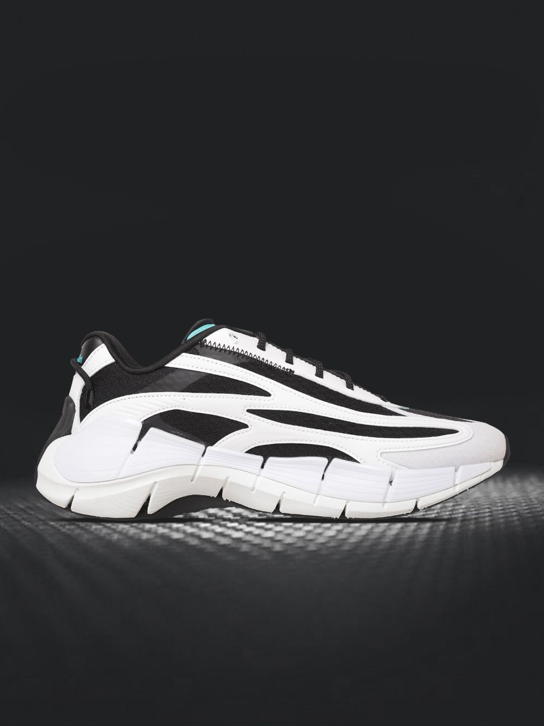 Buy Reebok Unisex Black & White Woven Design Zig Kinetica 2.5