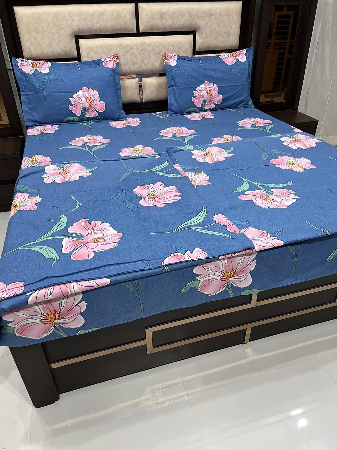 Pure Decor Blue & Pink Floral Printed 250 TC Double King Bedding Set Price in India