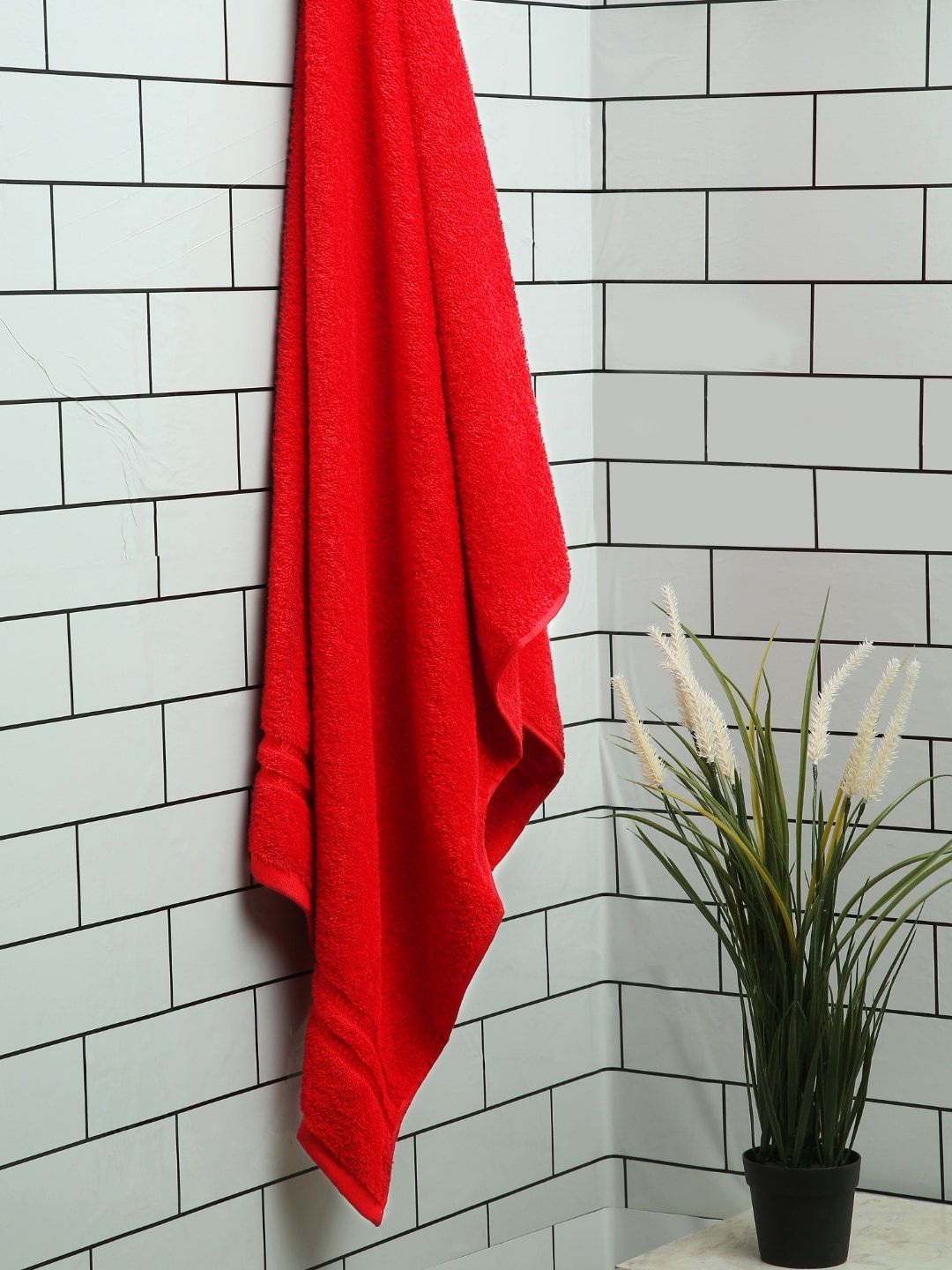 Welspun Red Solid Cotton 380 GSM Bath Towels Price in India