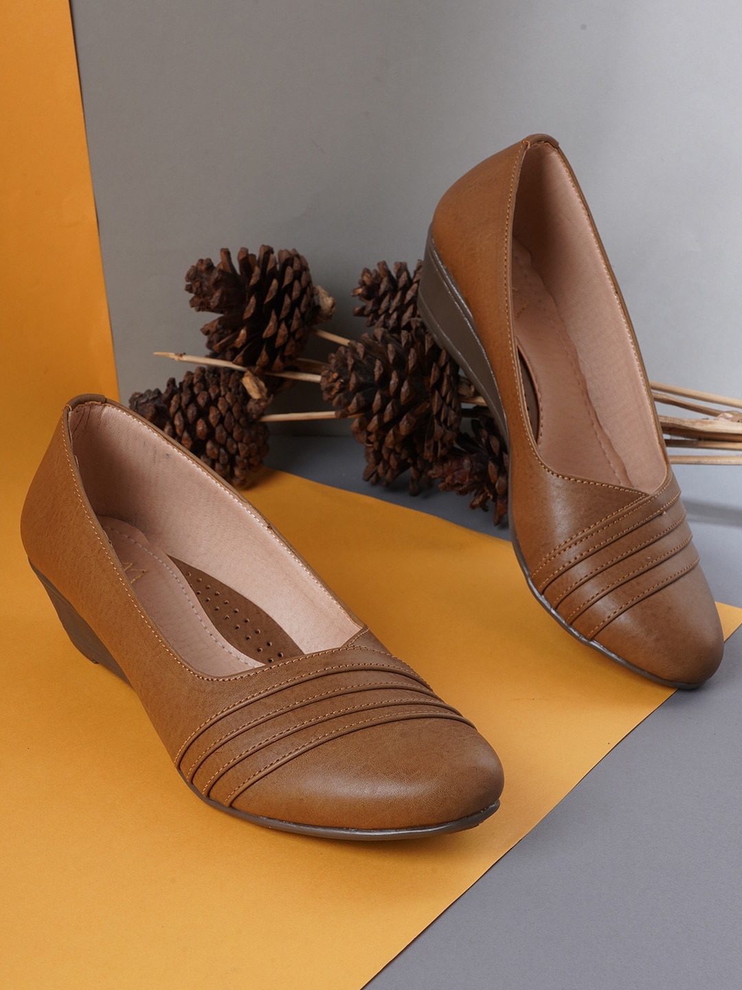 EVERLY Women Beige Striped Flats Price in India