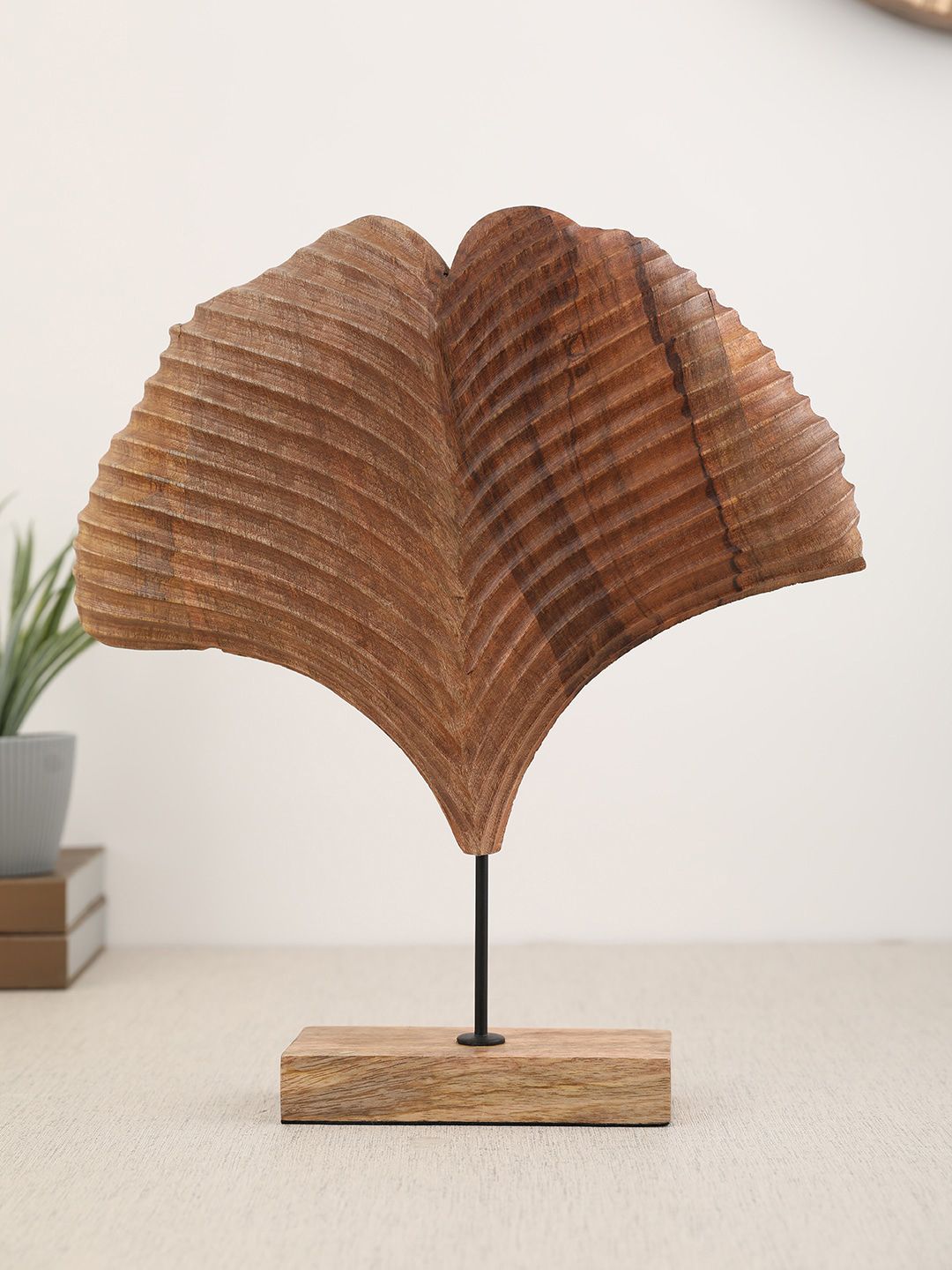 HomeTown Brown Leaf Showpieces Price in India