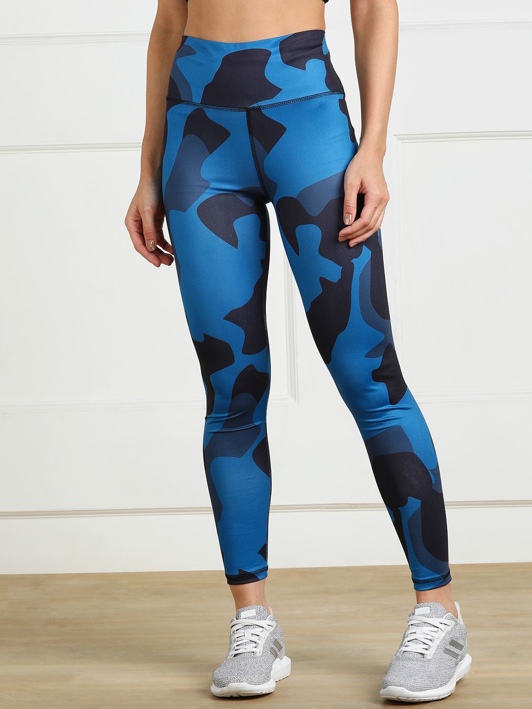 Rock Paper Scissors Women Blue & Black Printed Gym Tights Price in India