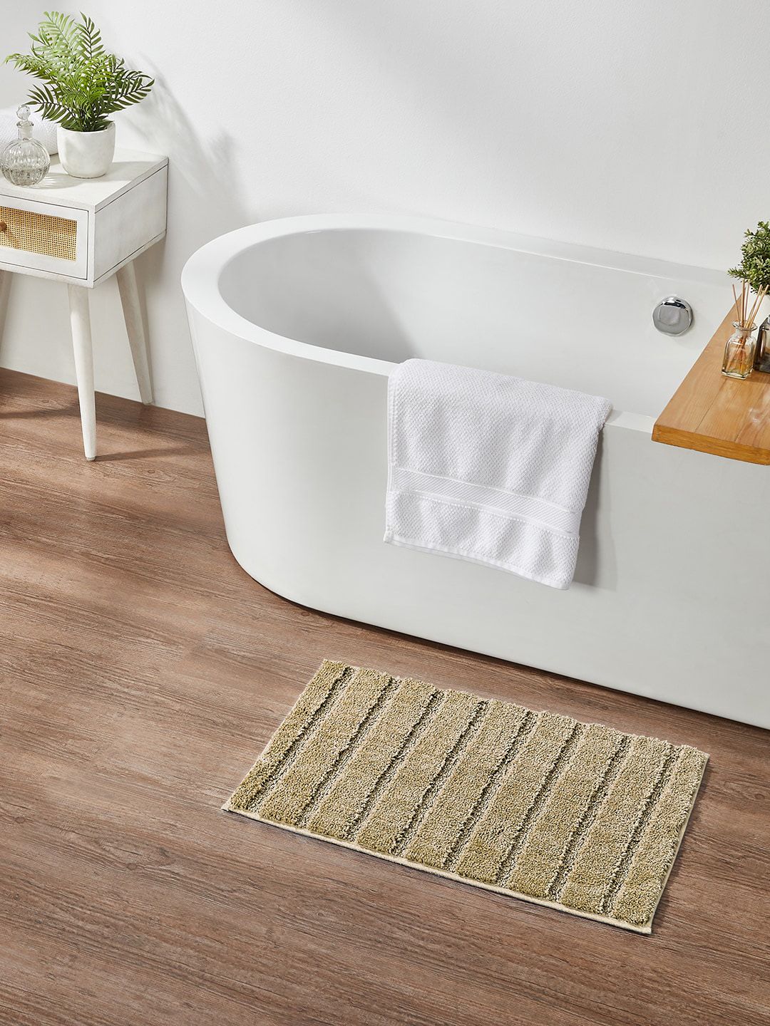 Pano Beige Self-Design 1600 GSM Anti-Slip Bath Rug Price in India