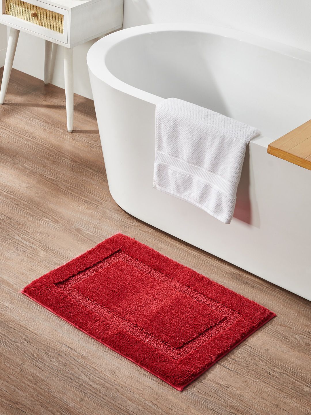 Pano Red Solid 1600 GSM Bath Rug Price in India