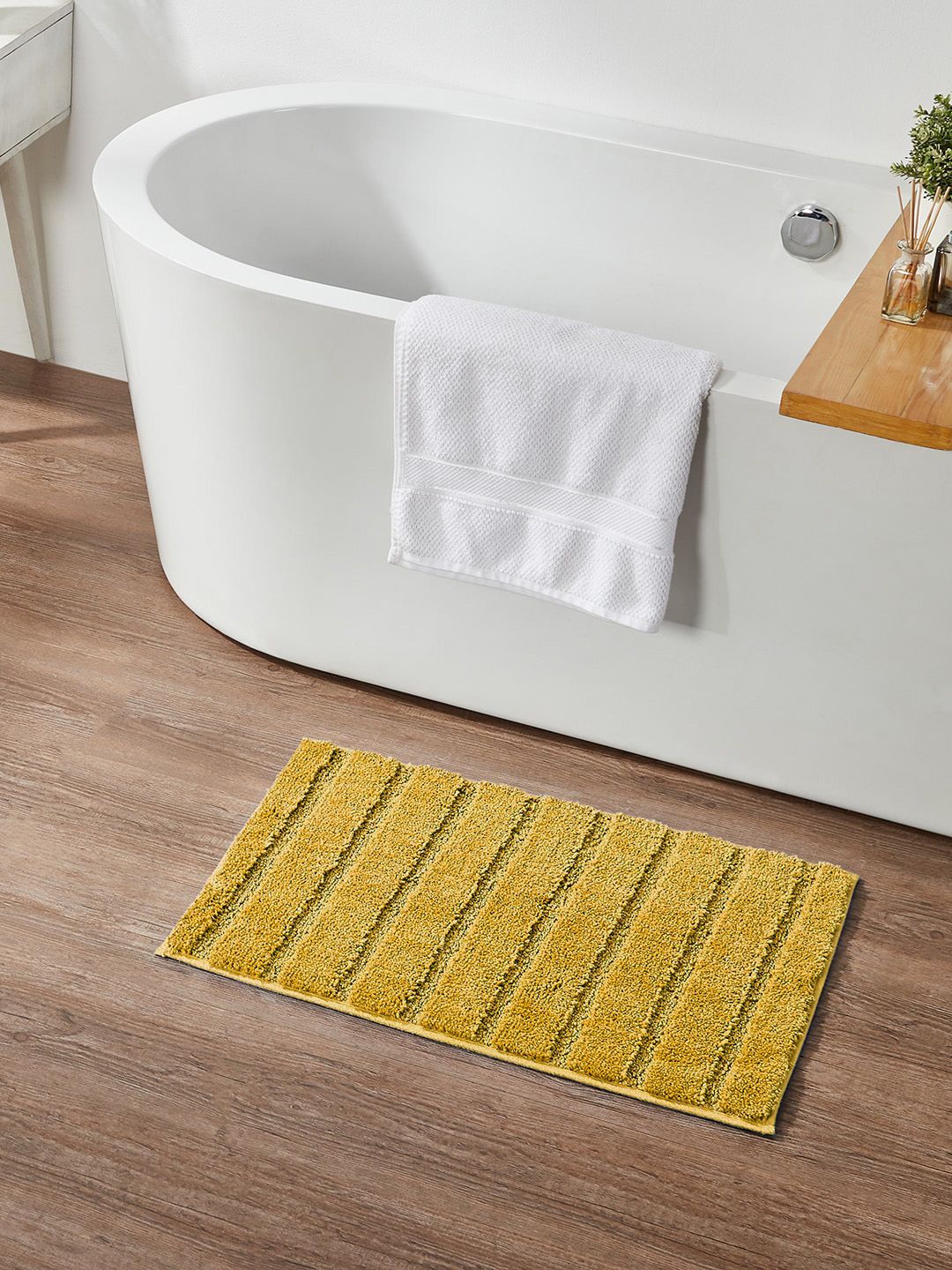 Pano Adults Gold-Coloured Striped 1600 GSM Anti-Slip Bath Rugs Price in India