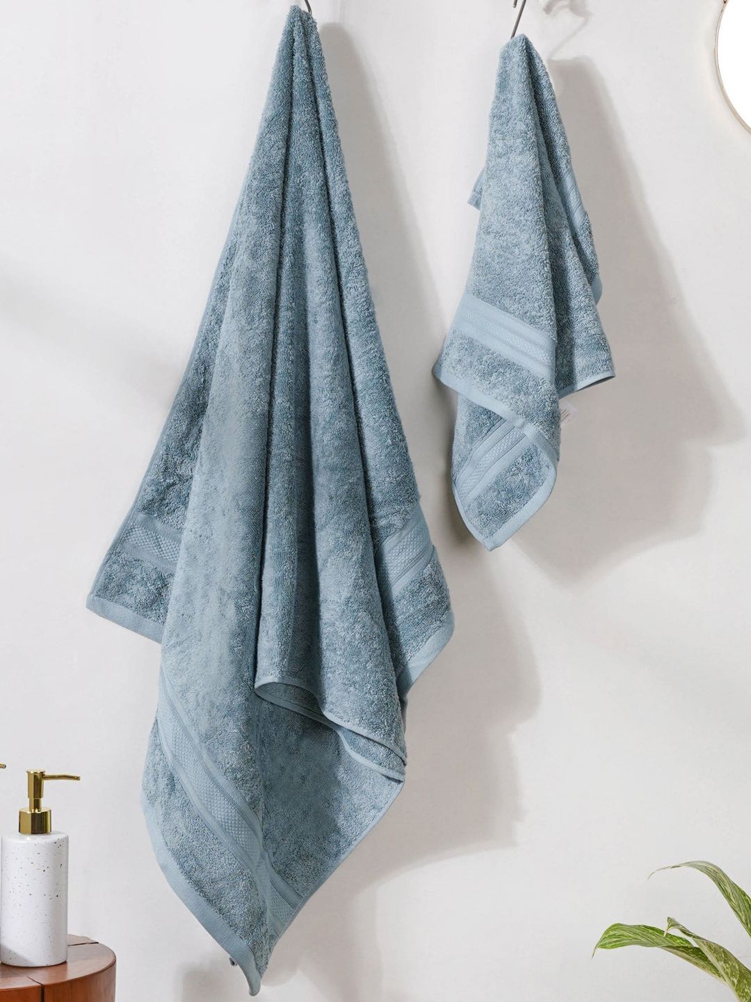 Set Of 2 Blue Solid 600 GSM Towels Price in India