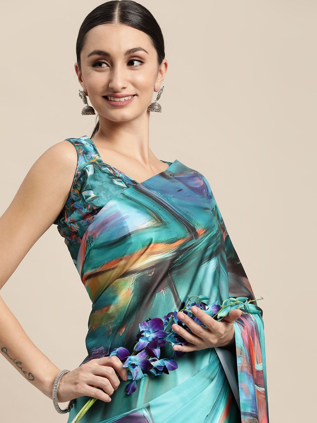 VAIRAGEE Blue & Maroon Abstract Printed Saree Price in India