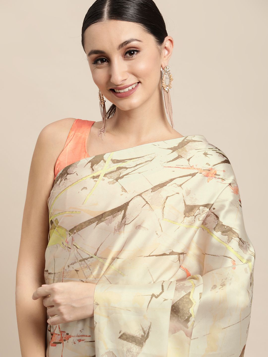 VAIRAGEE Off White & Peach-Coloured Floral Printed Saree Price in India