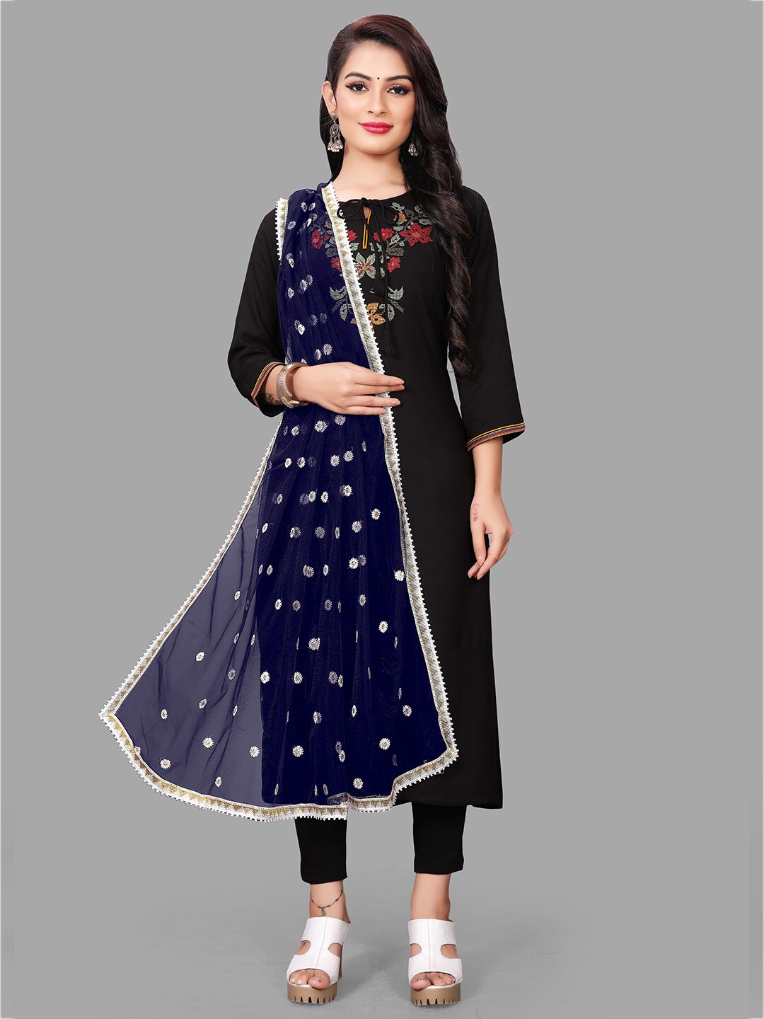 DEETYA ARTS Navy Blue & White Embroidered Dupatta with Thread Work Price in India