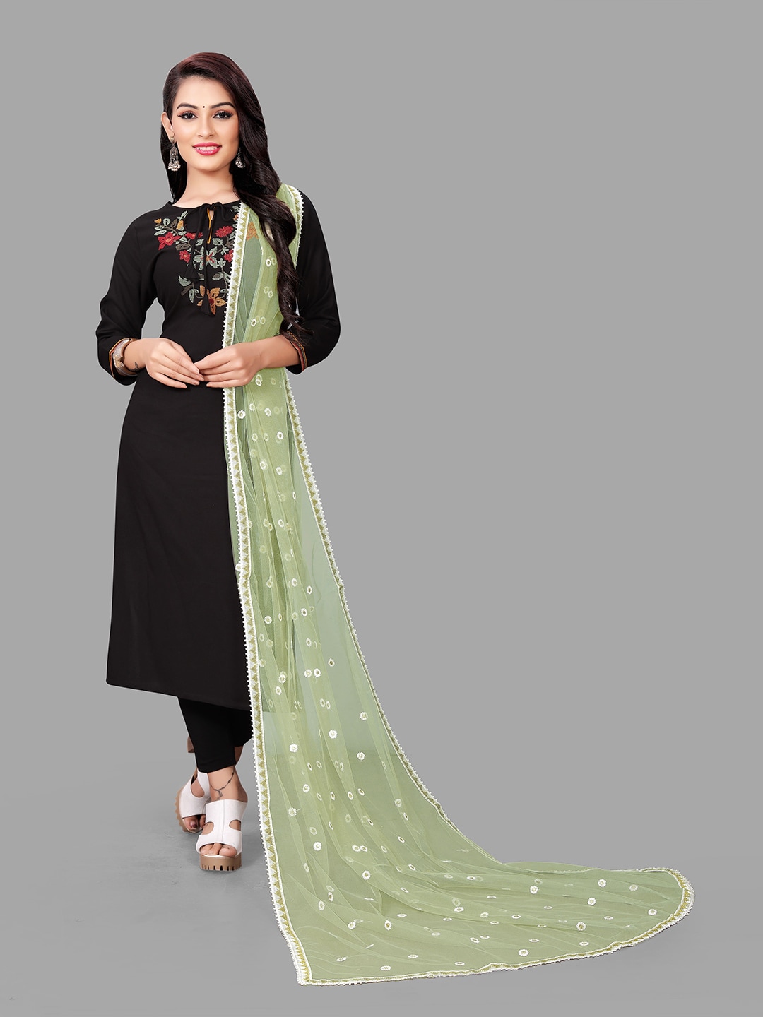 DEETYA ARTS Green & White Embroidered Dupatta with Thread Work Price in India