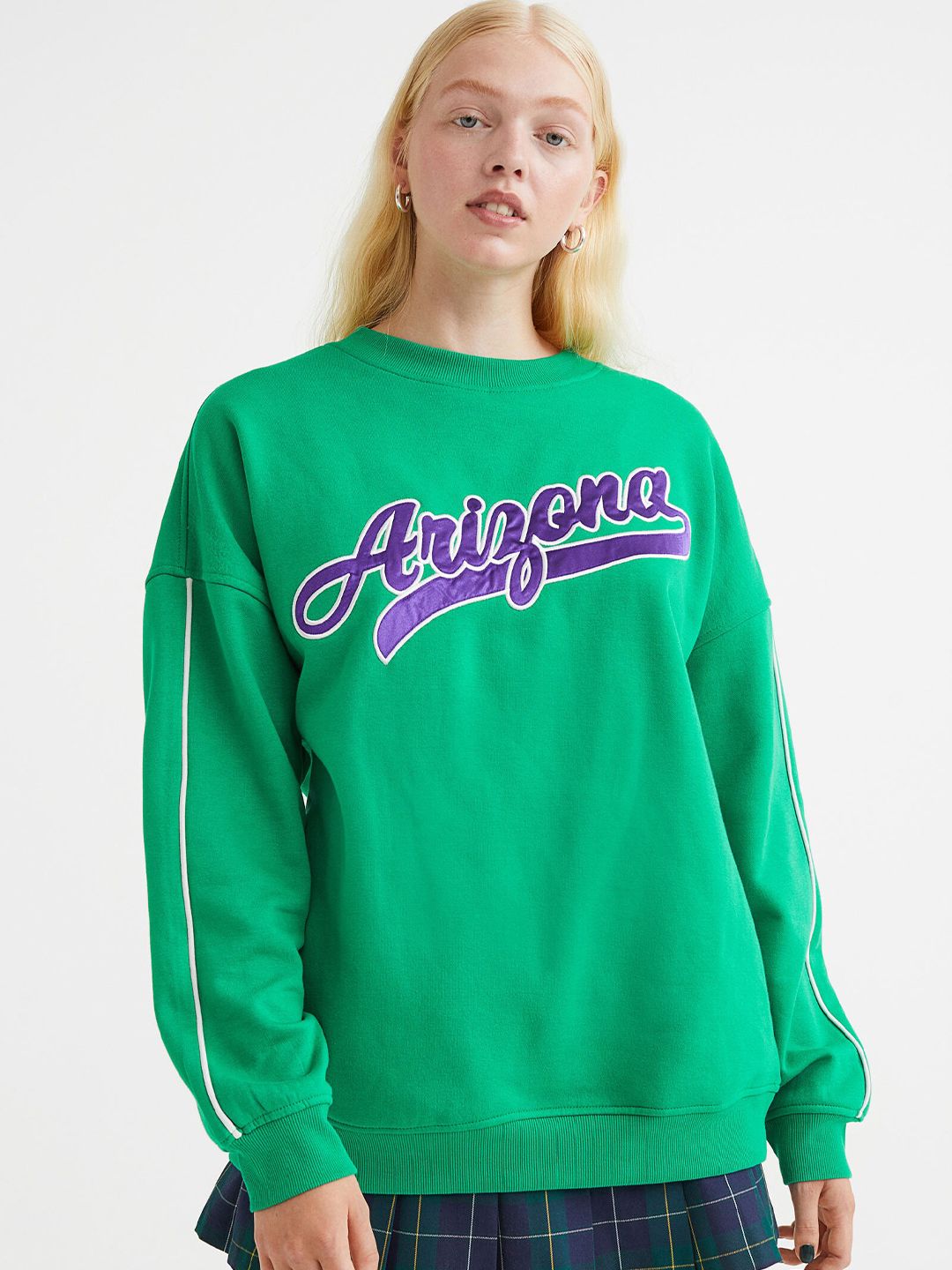 H&M Women Green Oversized Printed Sweatshirt Price in India