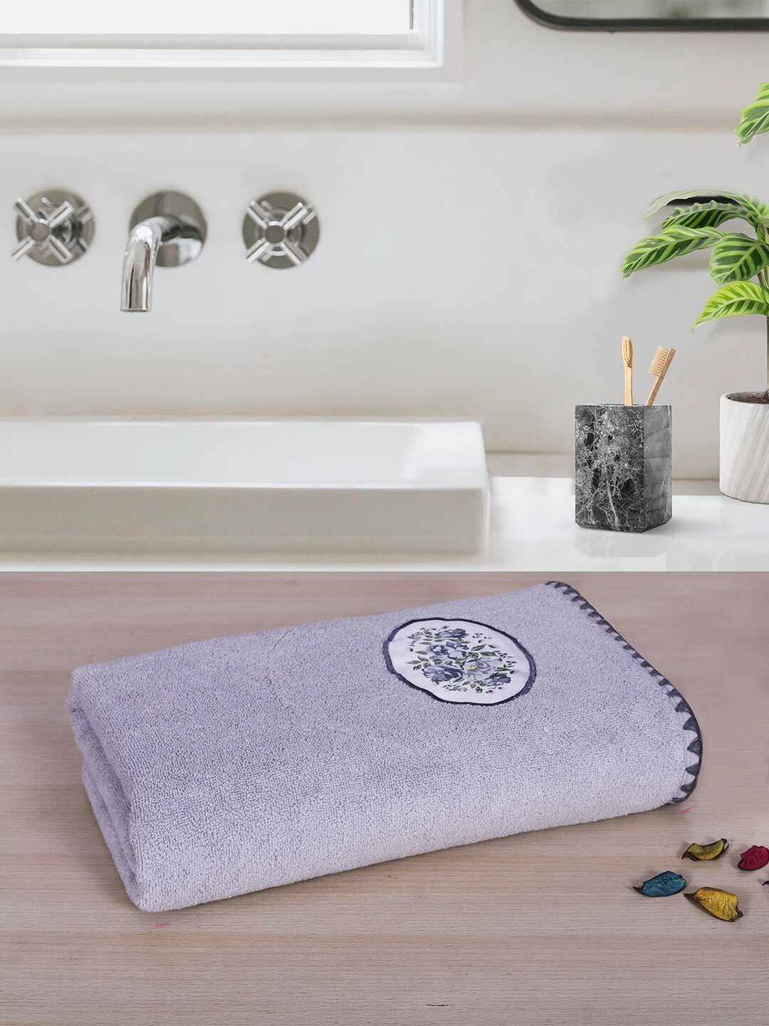 RANGOLI Grey Solid 460 GSM Cotton Bath Towels Price in India