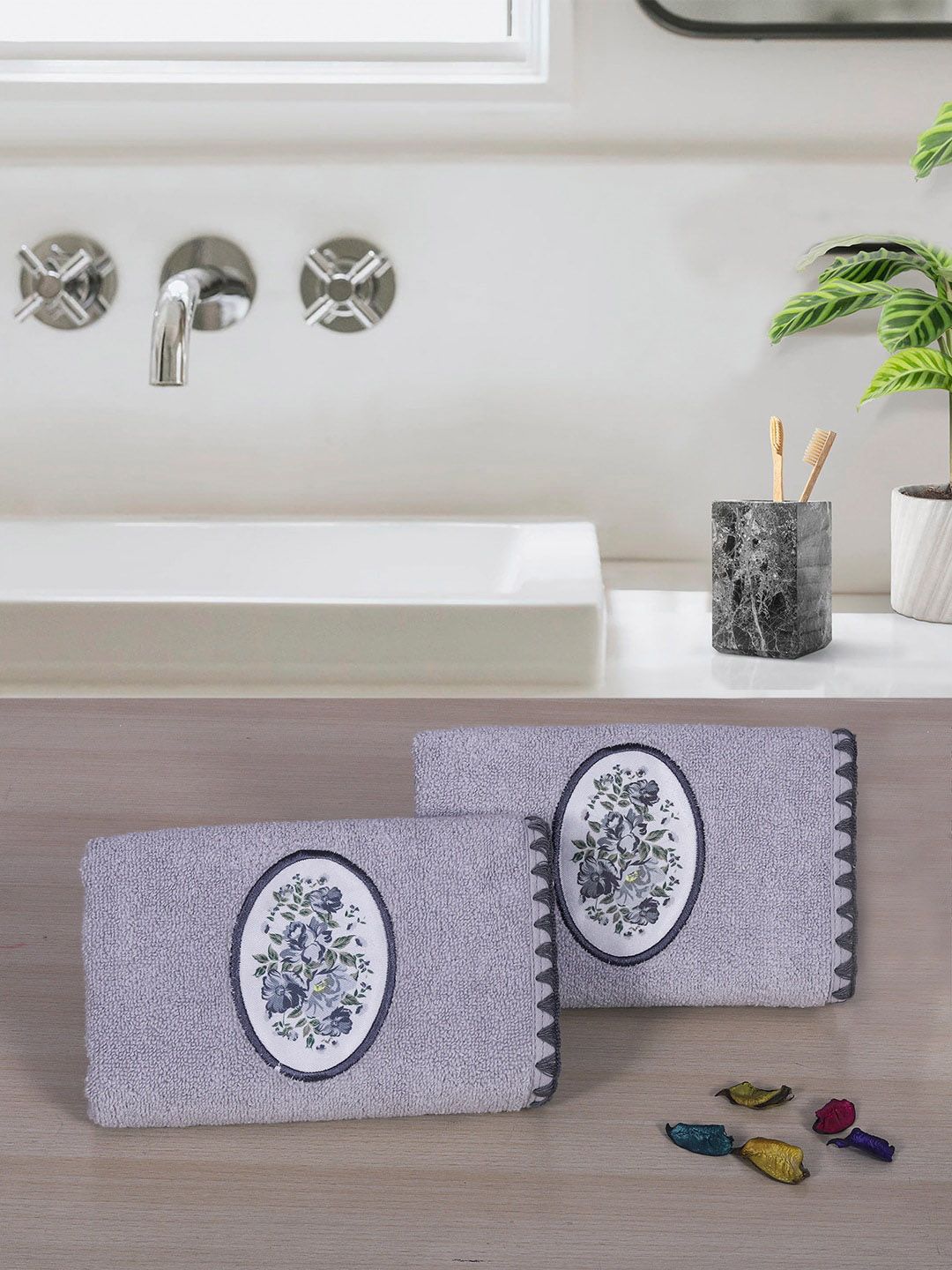 RANGOLI Pack of 2 Grey 460 GSM Cotton Hand Towels Price in India