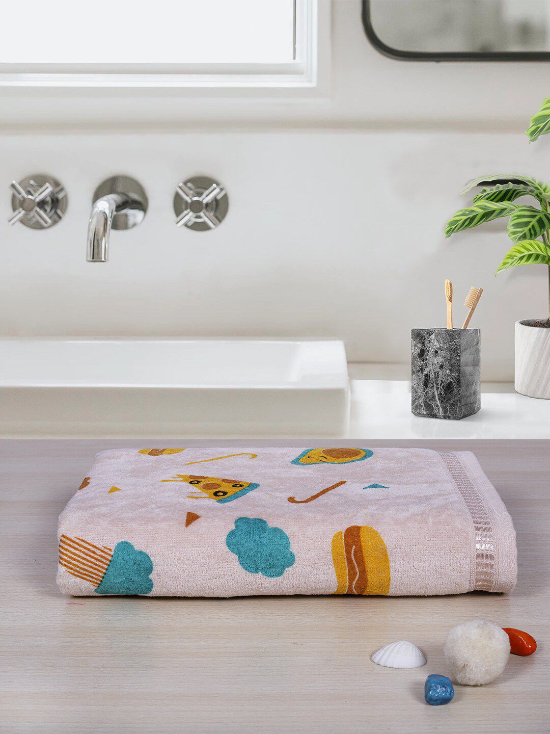 RANGOLI Conversational Pure Cotton 380GSM Lightweight Kids Regular Bath Towel-24x47In