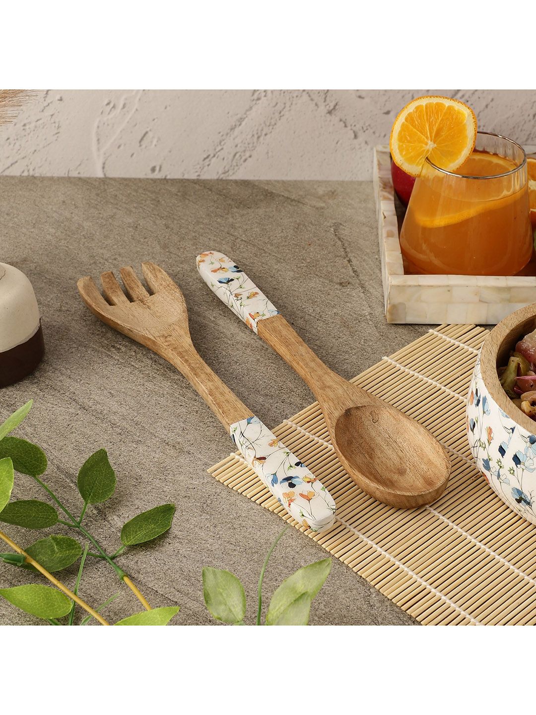 The Decor Mart Set of 2 Brown & White Printed Spring Meadow Wooden Cutlery Price in India