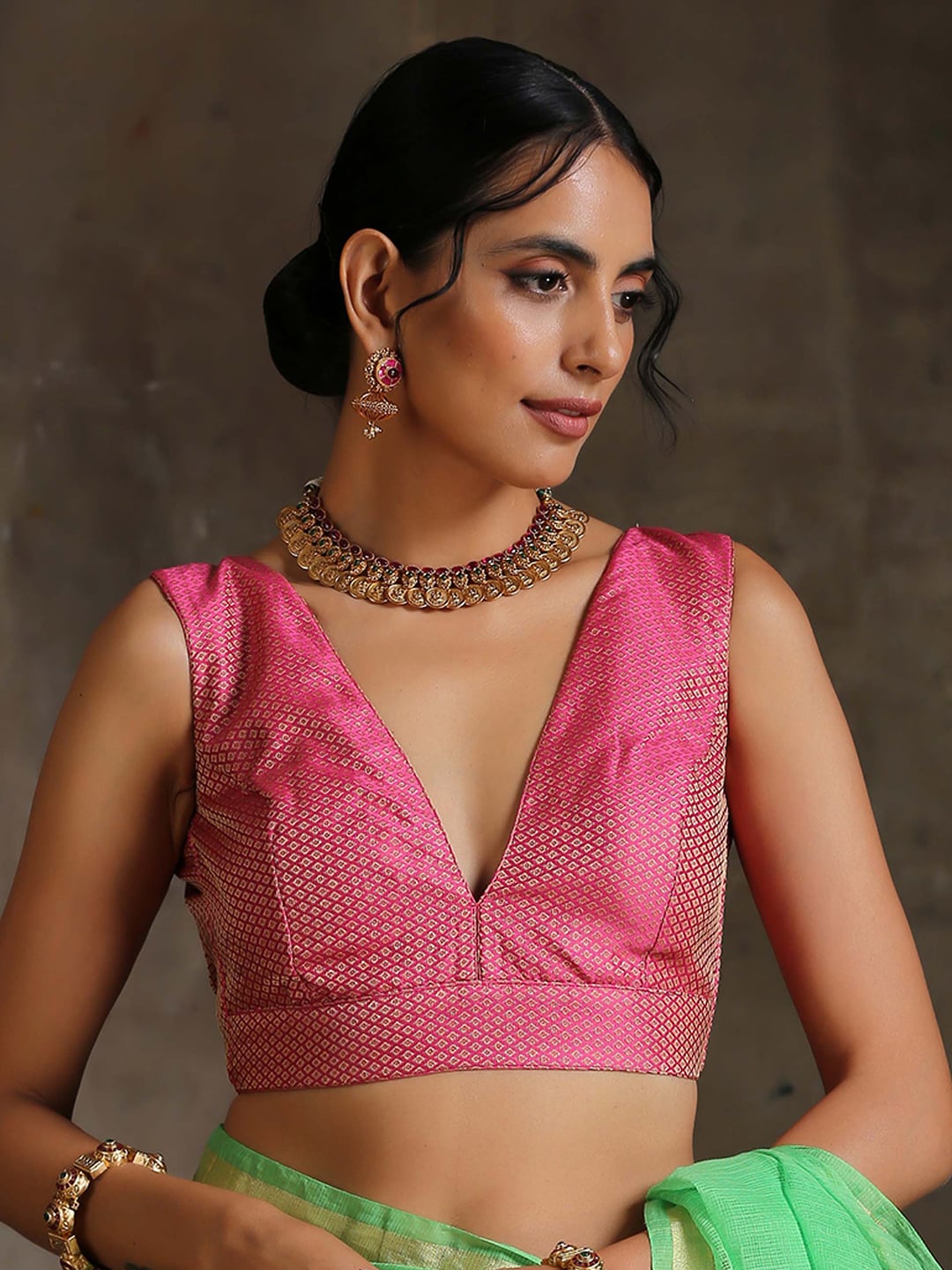 Triyah Women Pink Printed Woven Design Saree Blouse Price in India